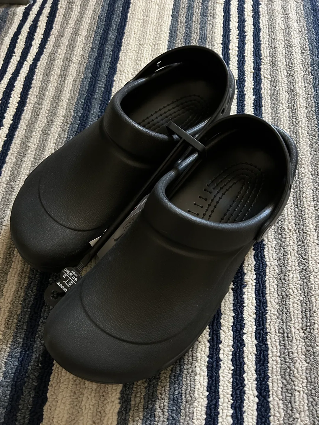 Crocs Unisex Black Clogs - NEW image indicator(3)