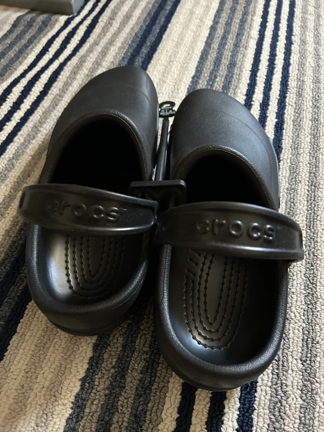 Crocs Unisex Black Clogs - NEW image indicator(2)