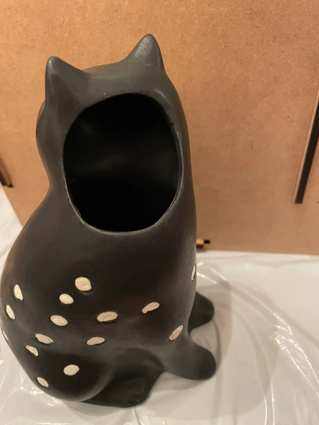 Black and White Cat Figurine vase image indicator(3)