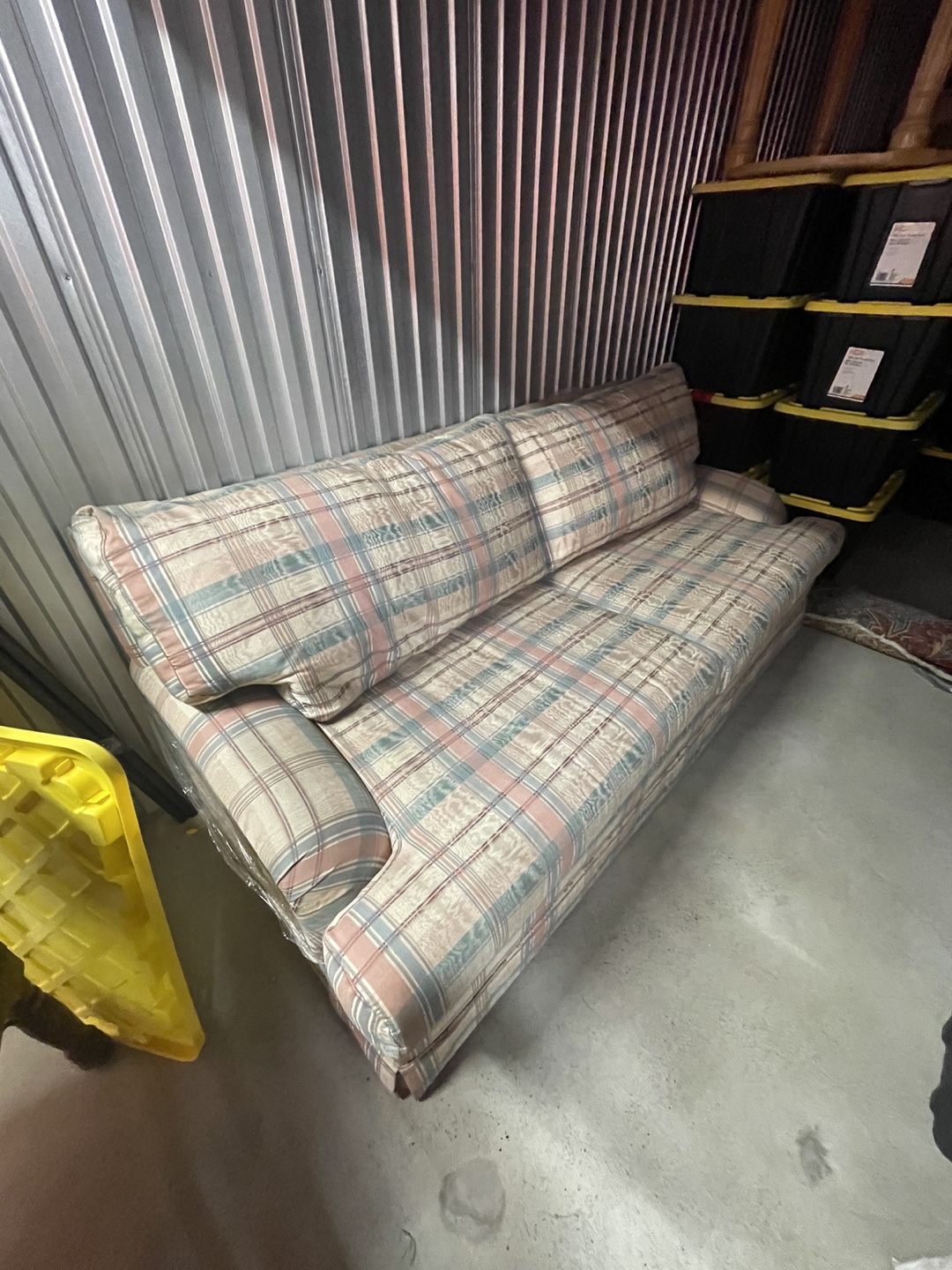 Sofa with plaid fabric - photo 2