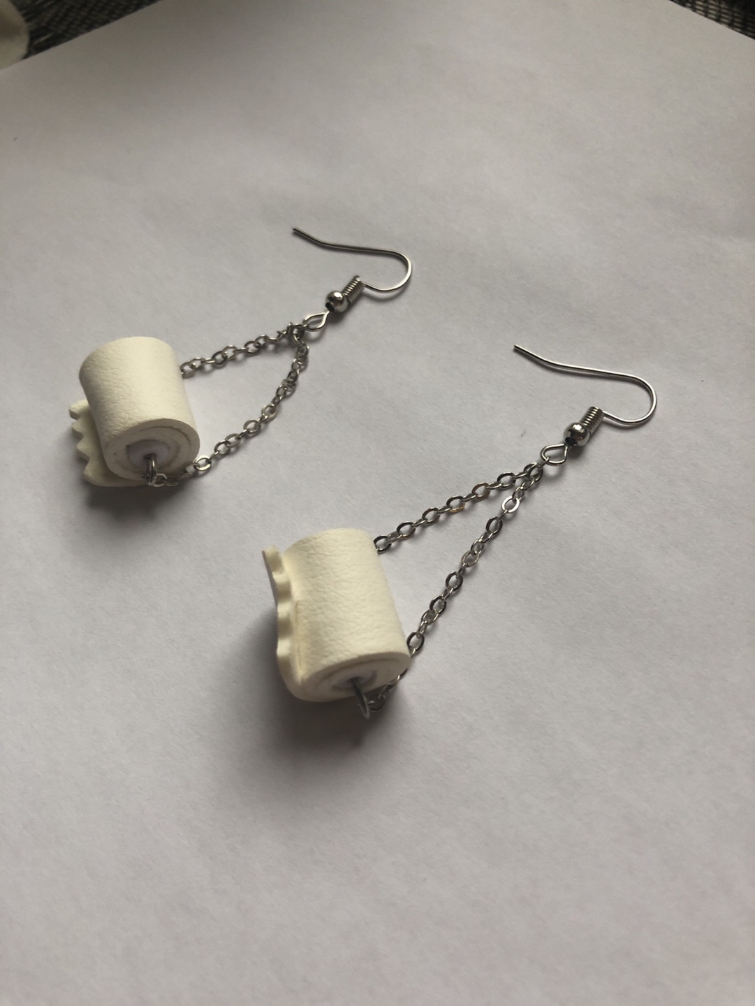Toilet Paper Earrings - photo 2
