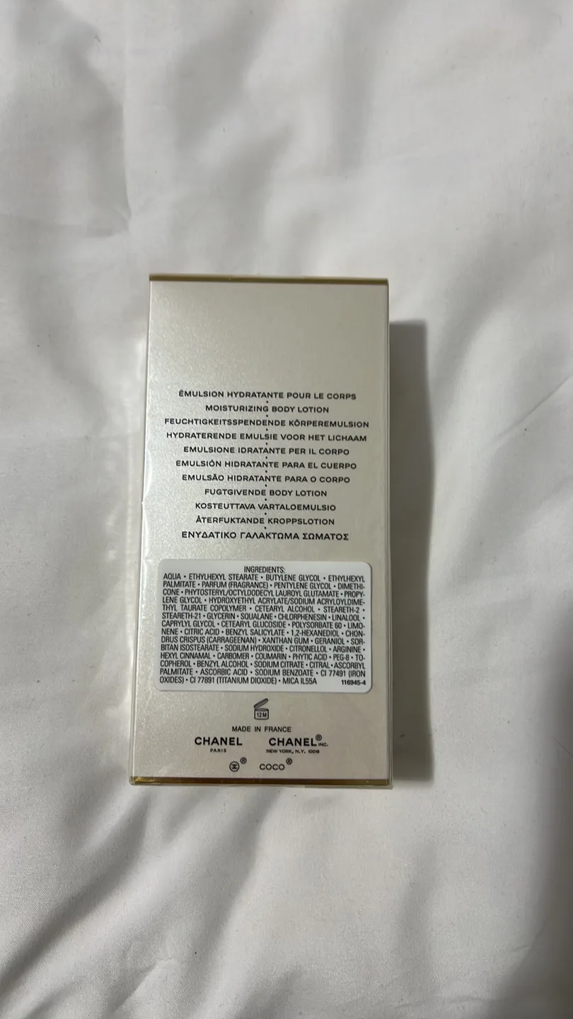 Coco Mademoiselle Moisturizing Body Lotion image indicator(2)