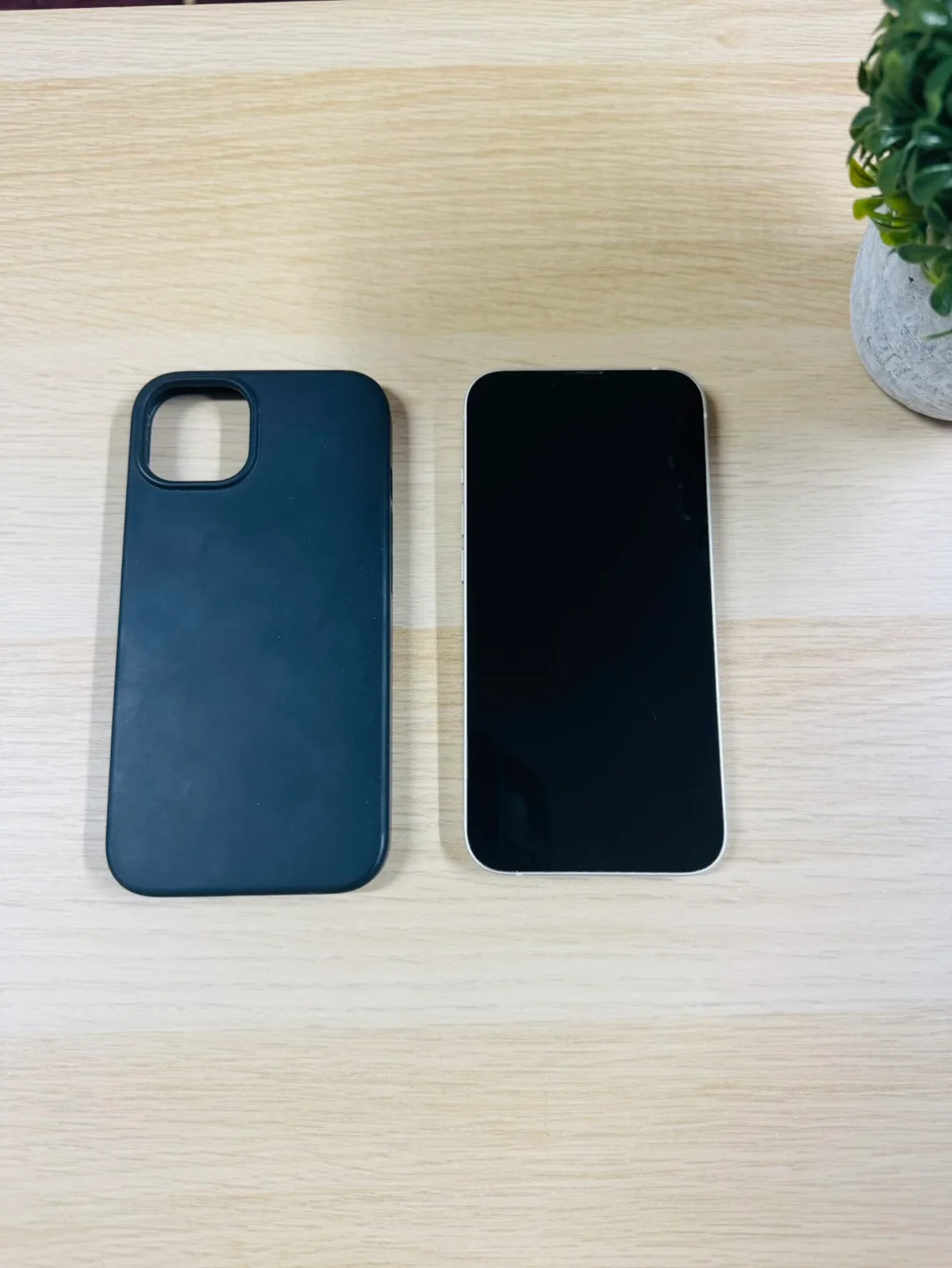 Apple iPhone 13 - 256Gb ( UNLOCKED ) Mint Condition thumbnail