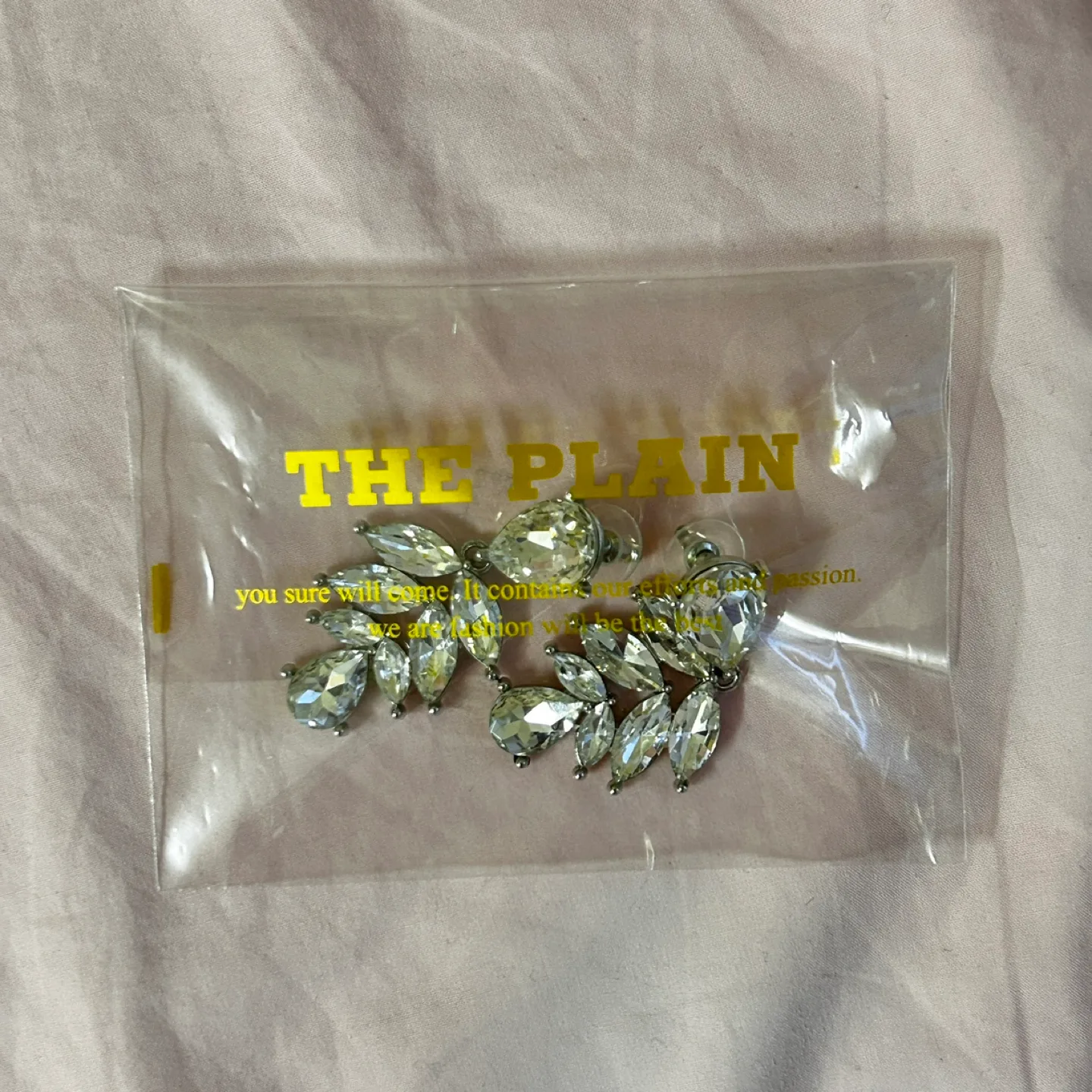 Teardrop Statement Earrings image indicator(2)