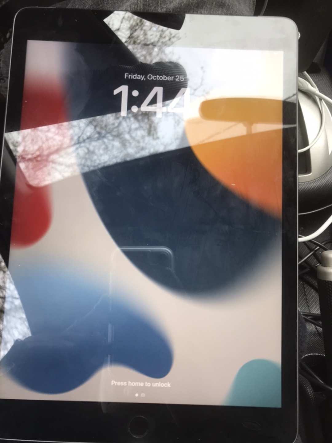 iPad 8th Generation 128GB - photo 3