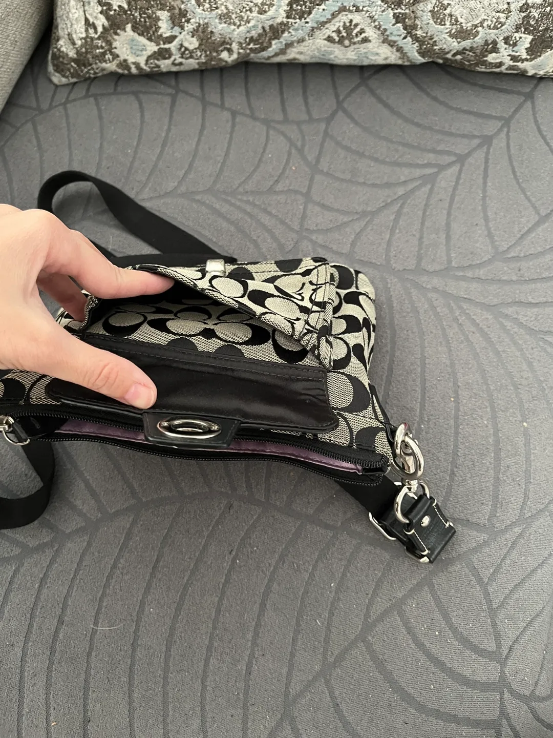 Coach crossbody bag image indicator(4)