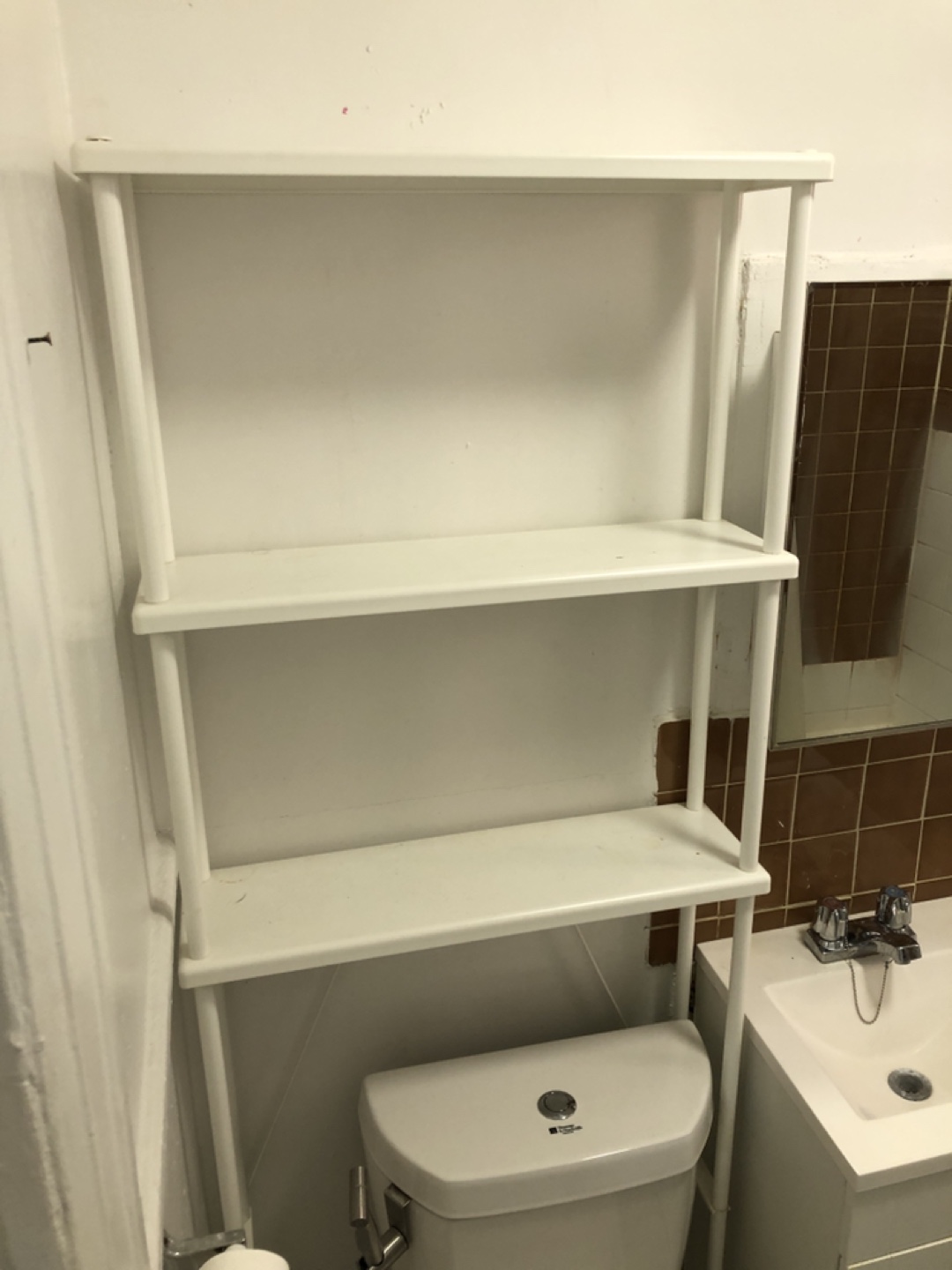 White over-the-toilet shelf unit - photo 3