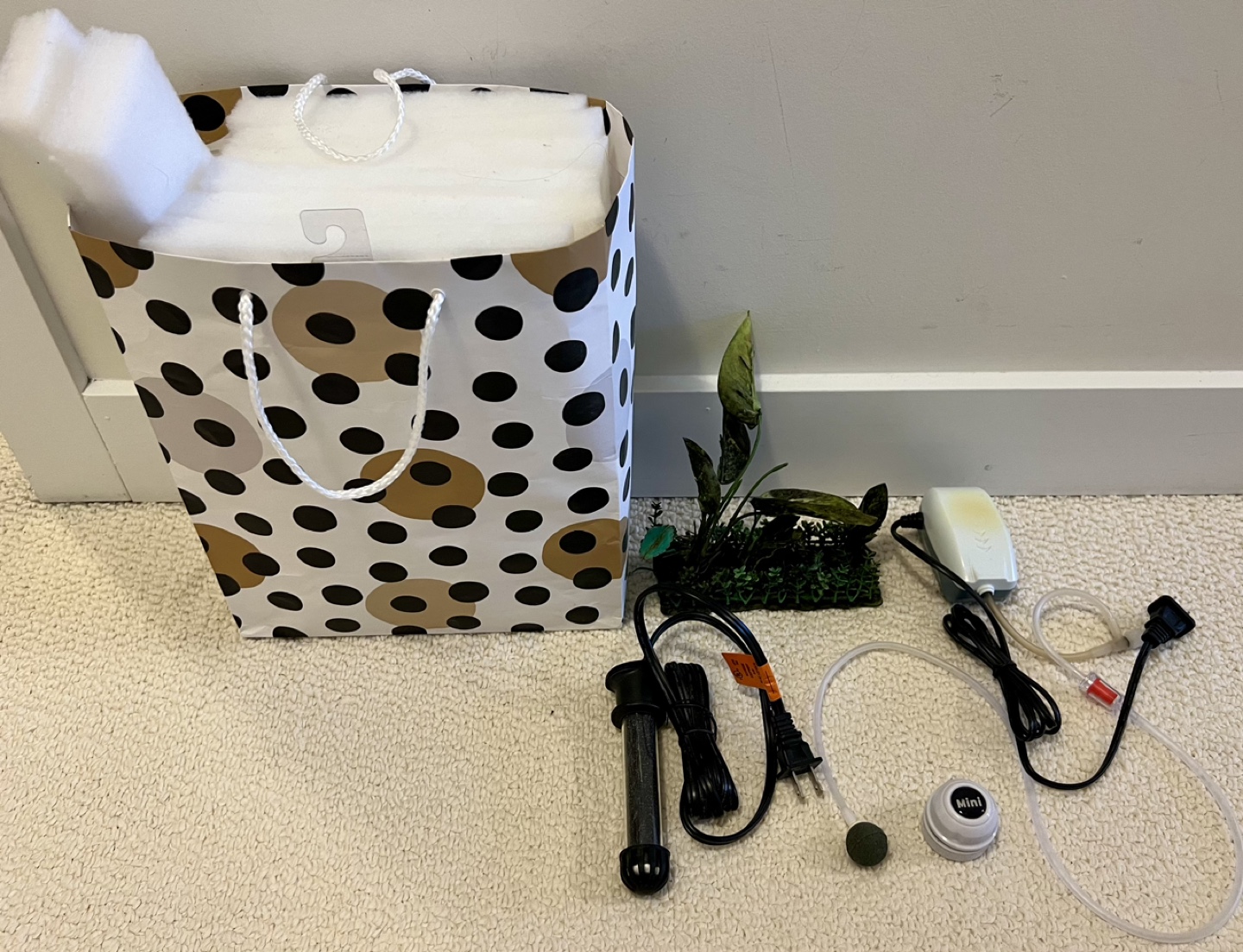 Aquarium with Full Kit - 5 Gallon - photo 2