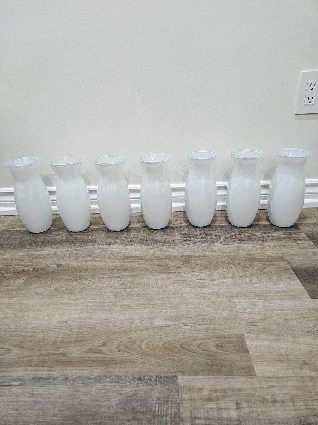 Set of 7 White Glass Vases - photo 3
