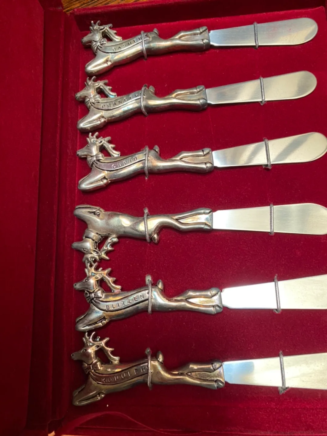 Vintage Silver-Plated Reindeer Butter Knives Set of Six image indicator(2)