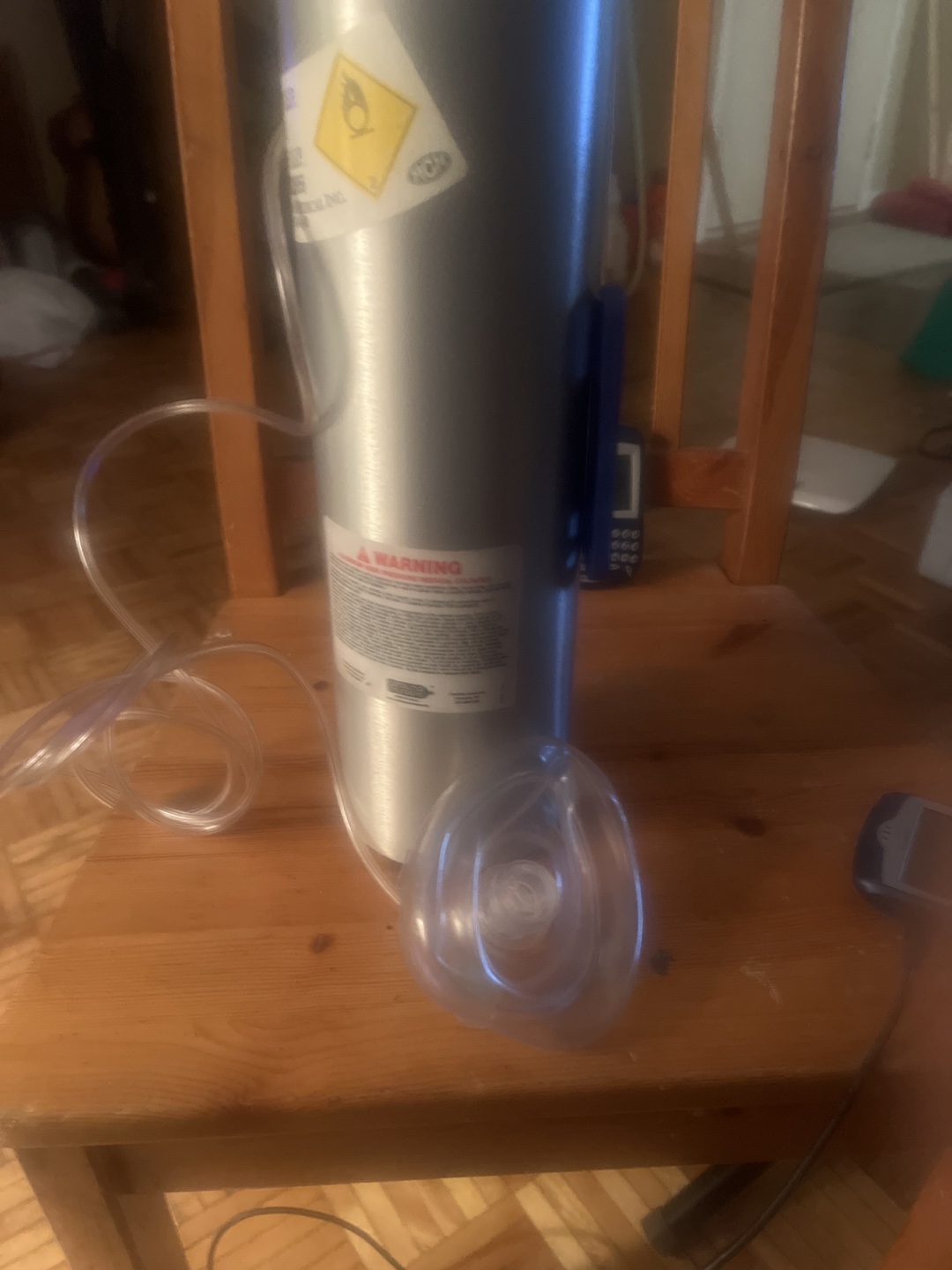 Oxygen Tank with Regulator and Mask - photo 2