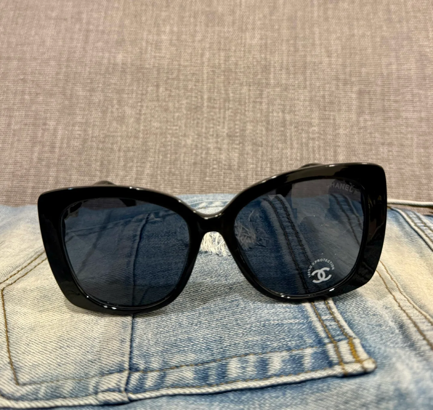 Chanel Sunglasses image indicator(4)