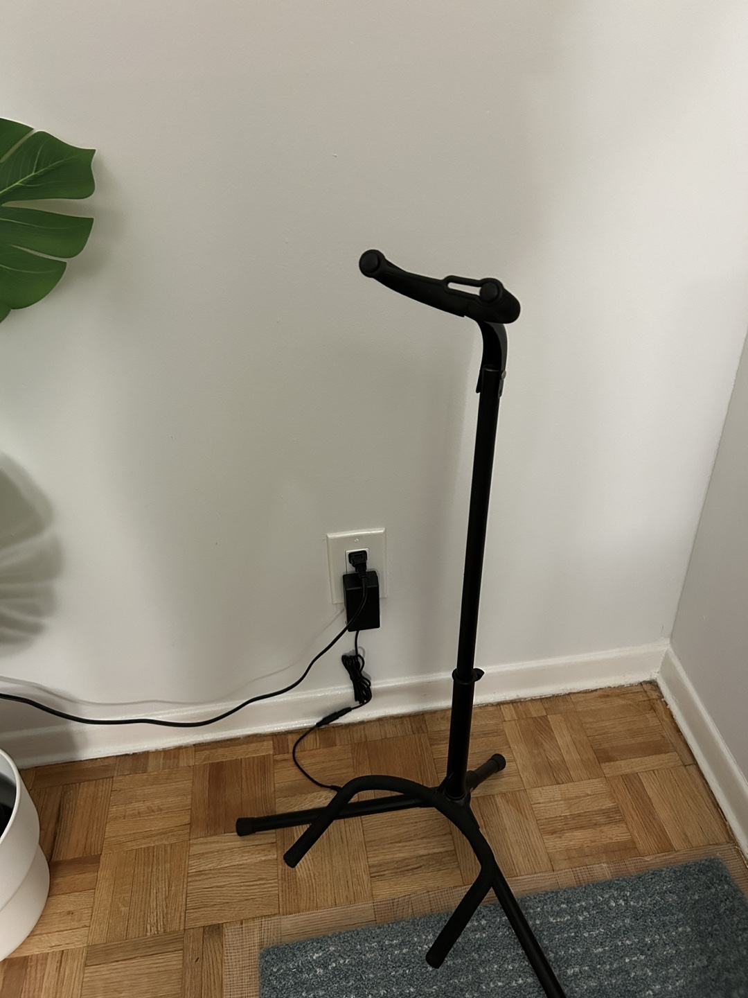 Acoustic Guitar with Stand - photo 3