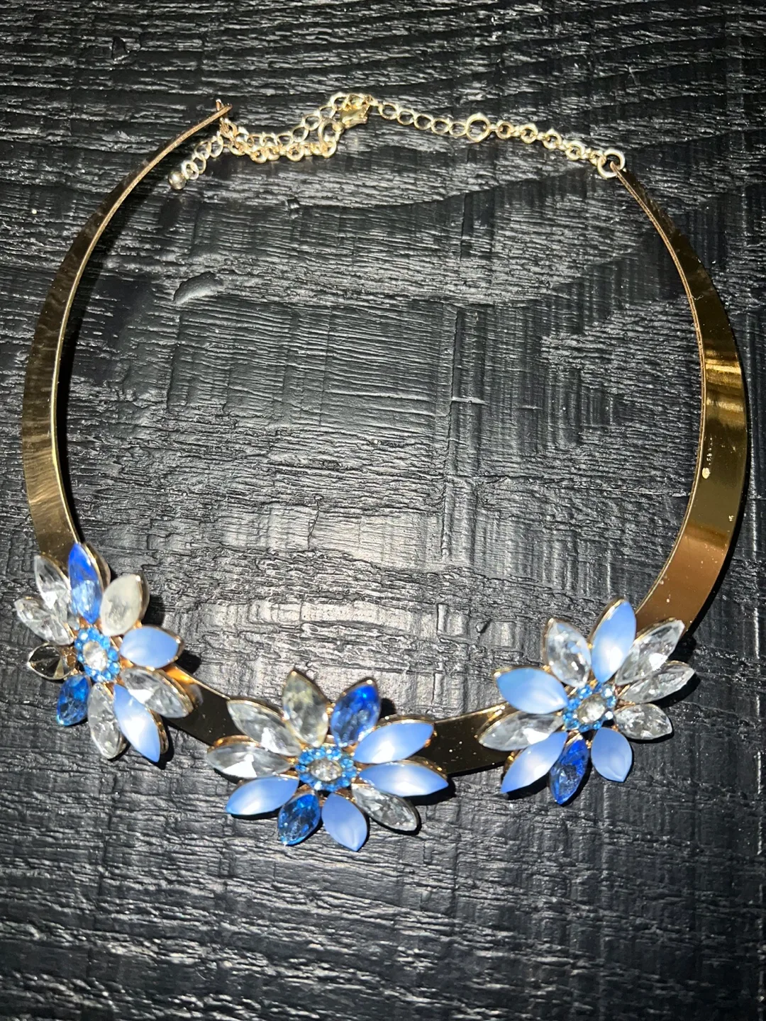 Two Gold Chokers image indicator(2)