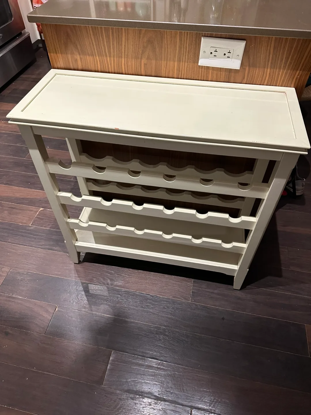 Wine rack holds 18 bottles image indicator(4)