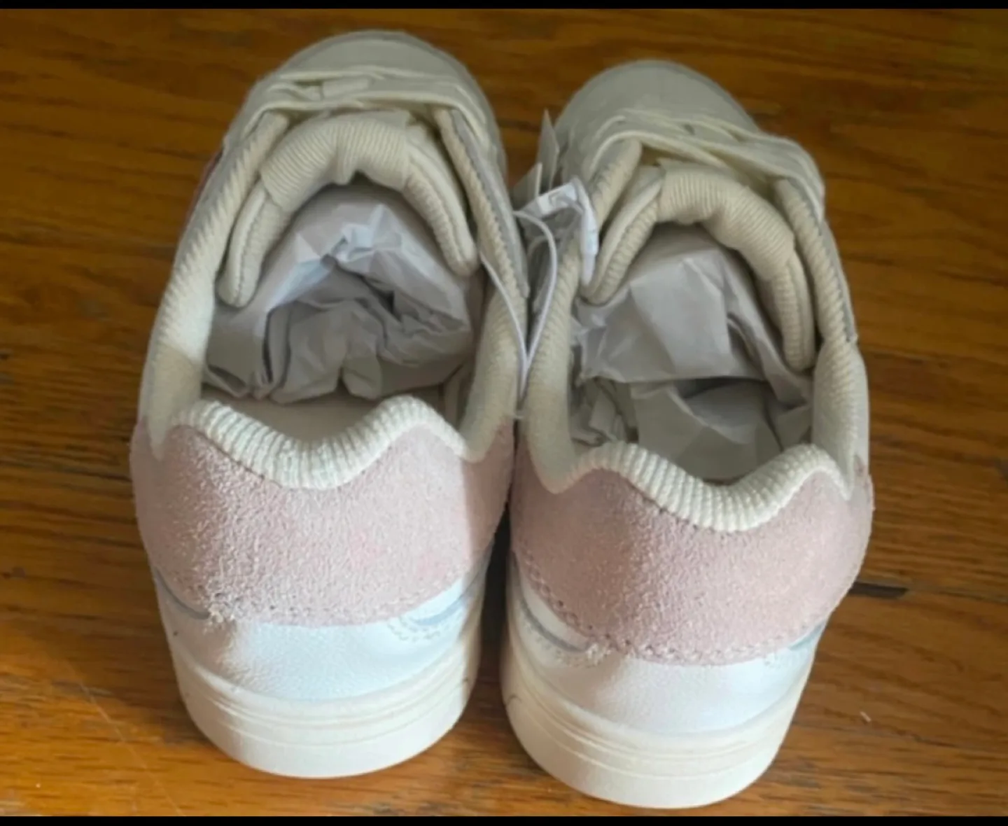 Zara White Sneakers with Pink Accents (Kids Size 34) image indicator(4)