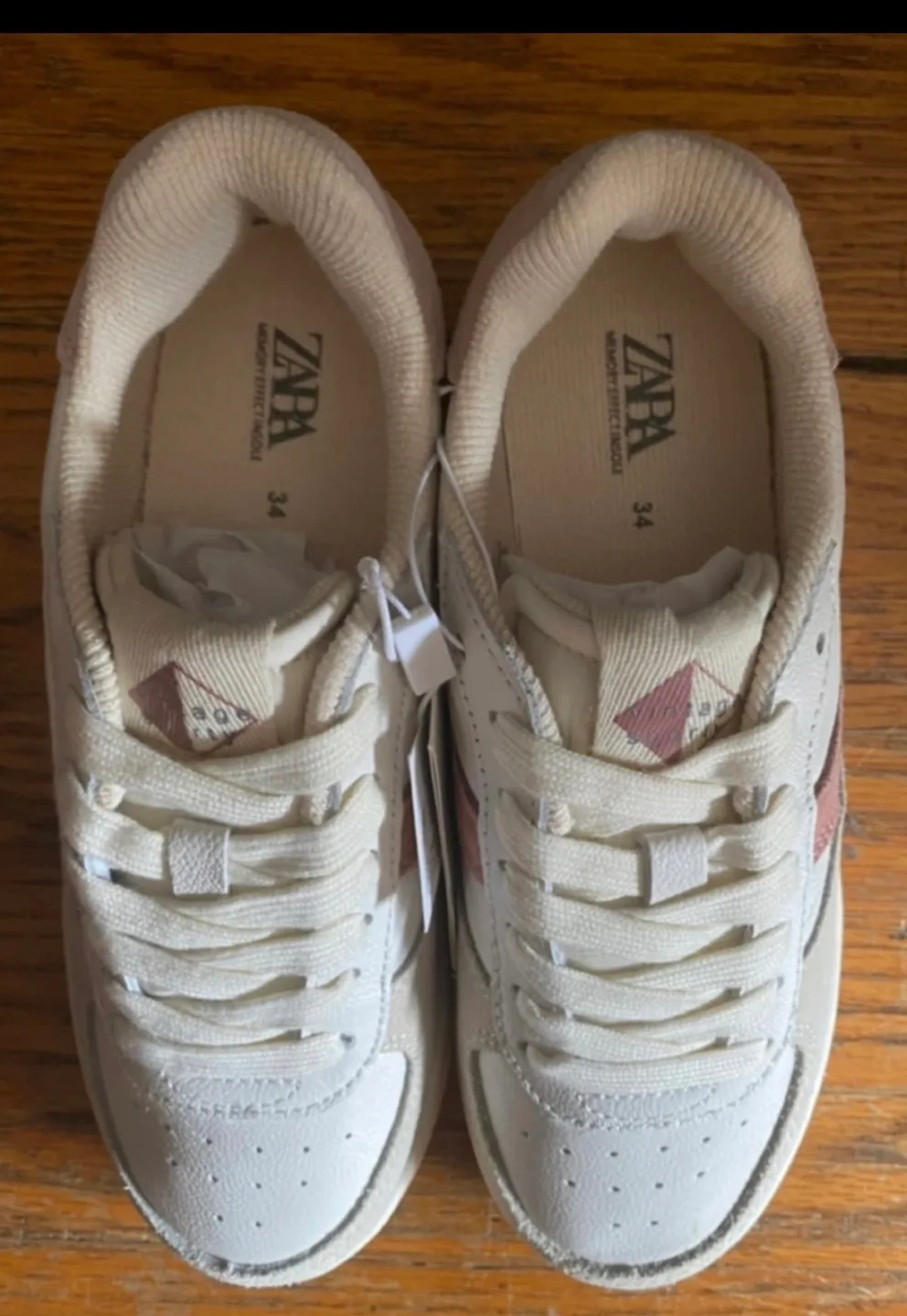 Zara White Sneakers with Pink Accents (Kids Size 34) image indicator(2)