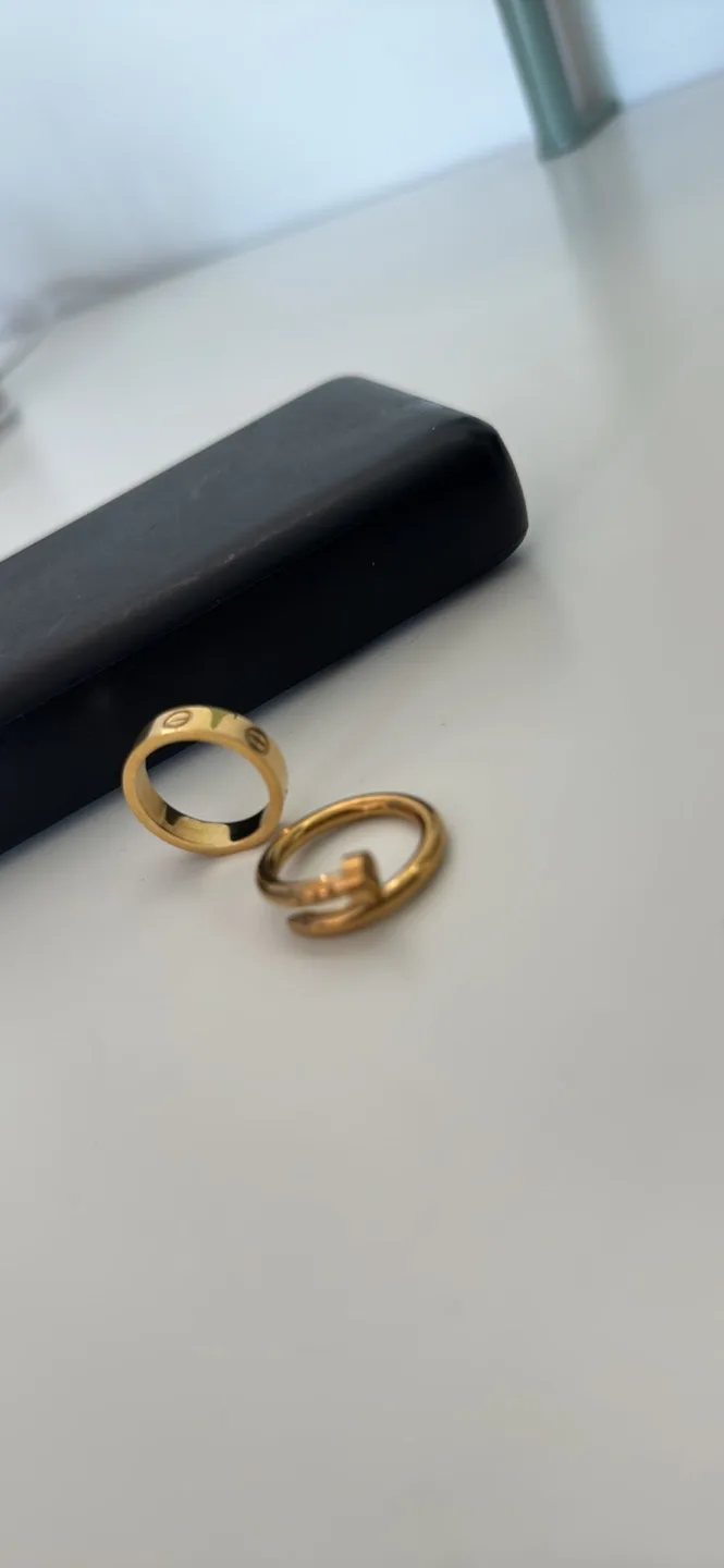 Cartier Love Ring thumbnail
