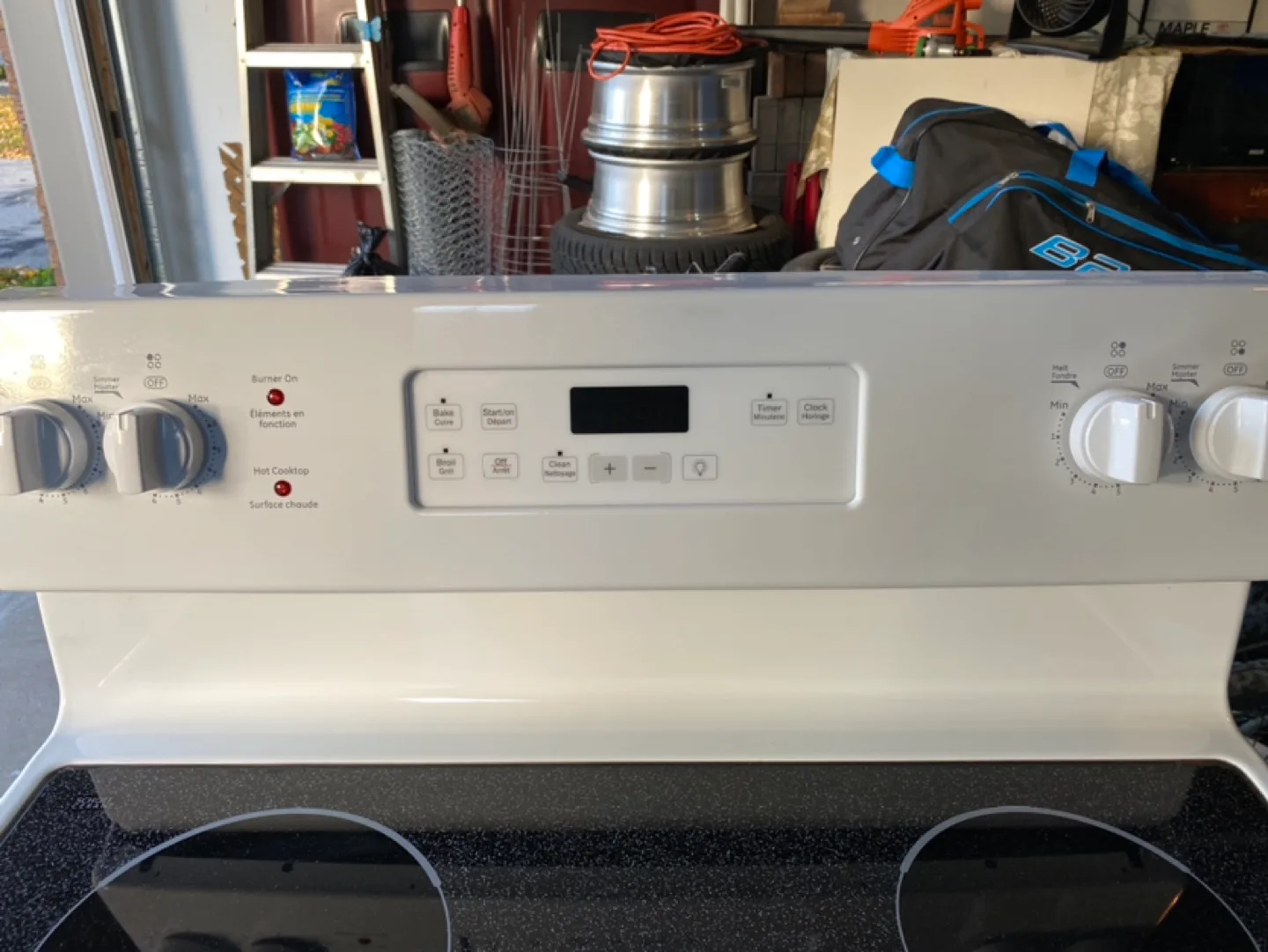 GE Electric Glass-top Stove image indicator(3)