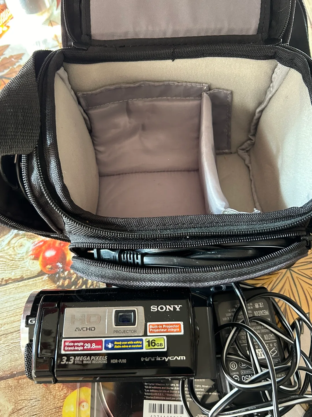 Sony Handycam HDR-PJ10 Camcorder thumbnail
