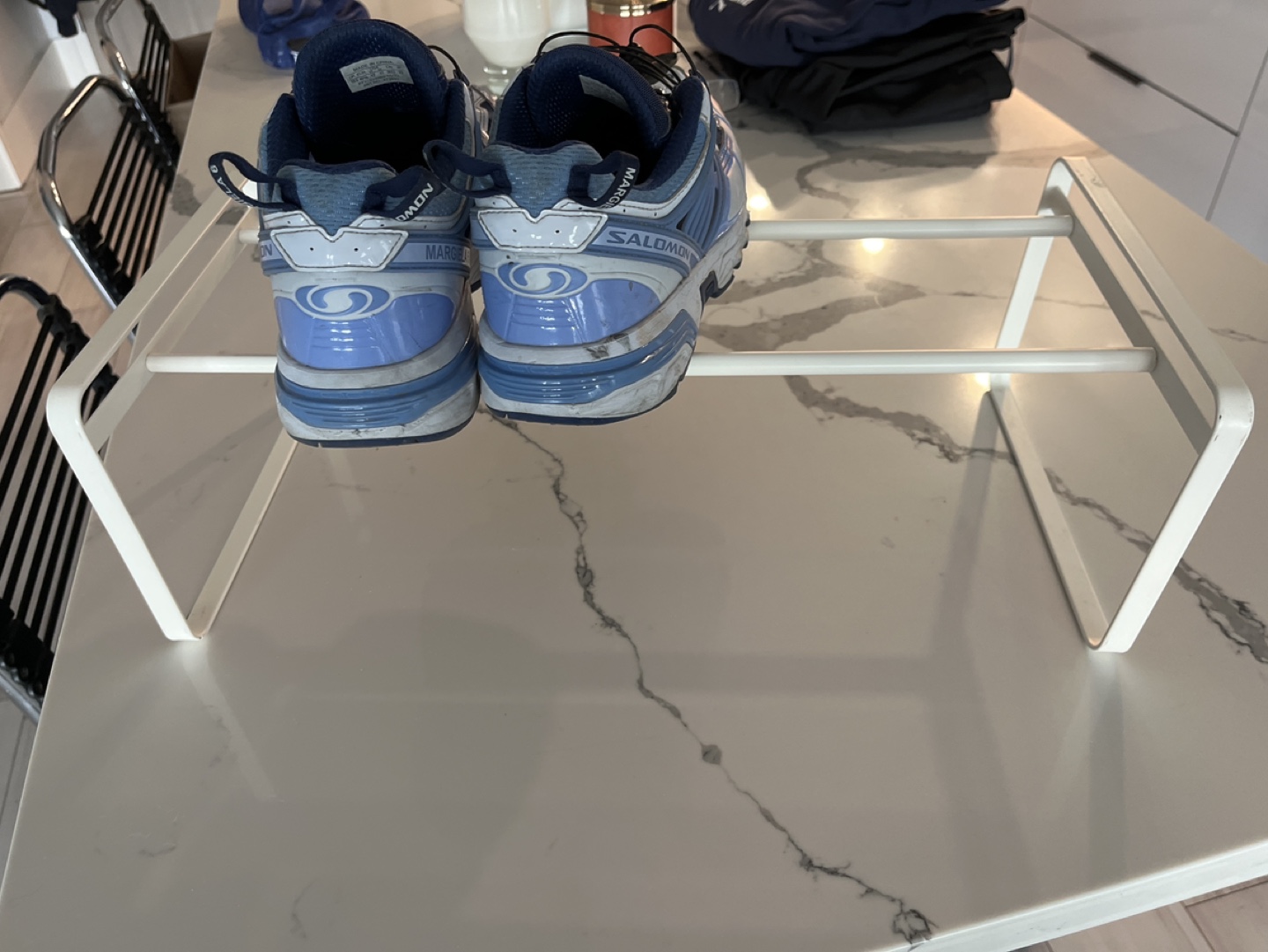 Extendable shoe rack