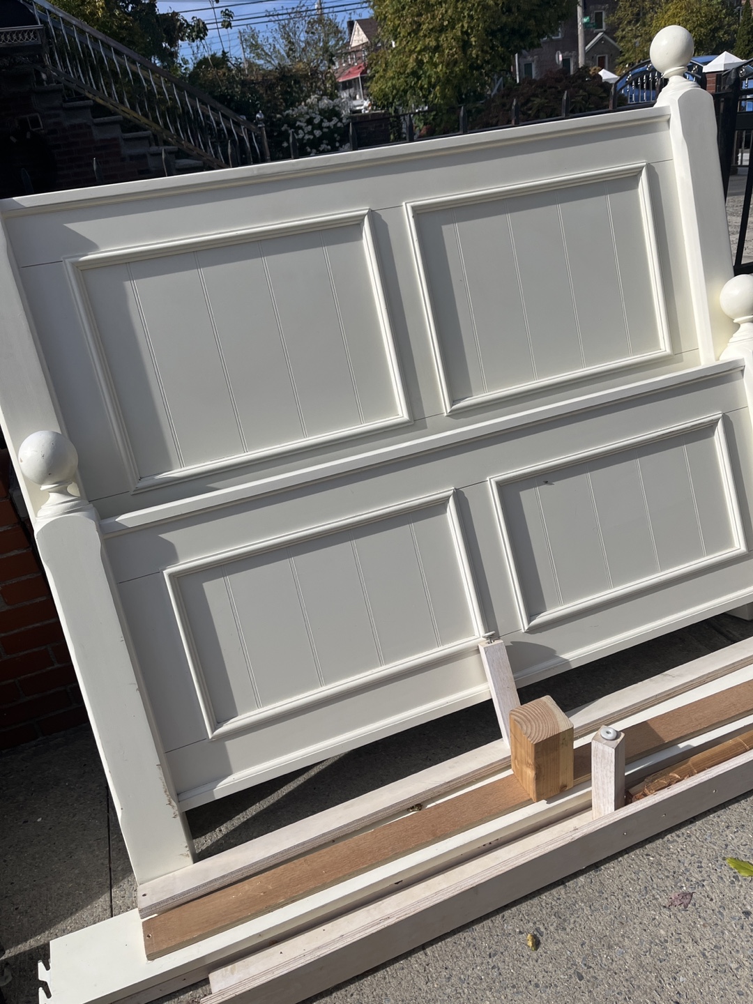 White Wood queen size set