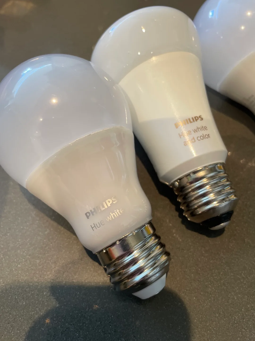 4 Philips Hue Light Bulbs (3 white 1color) image indicator(2)