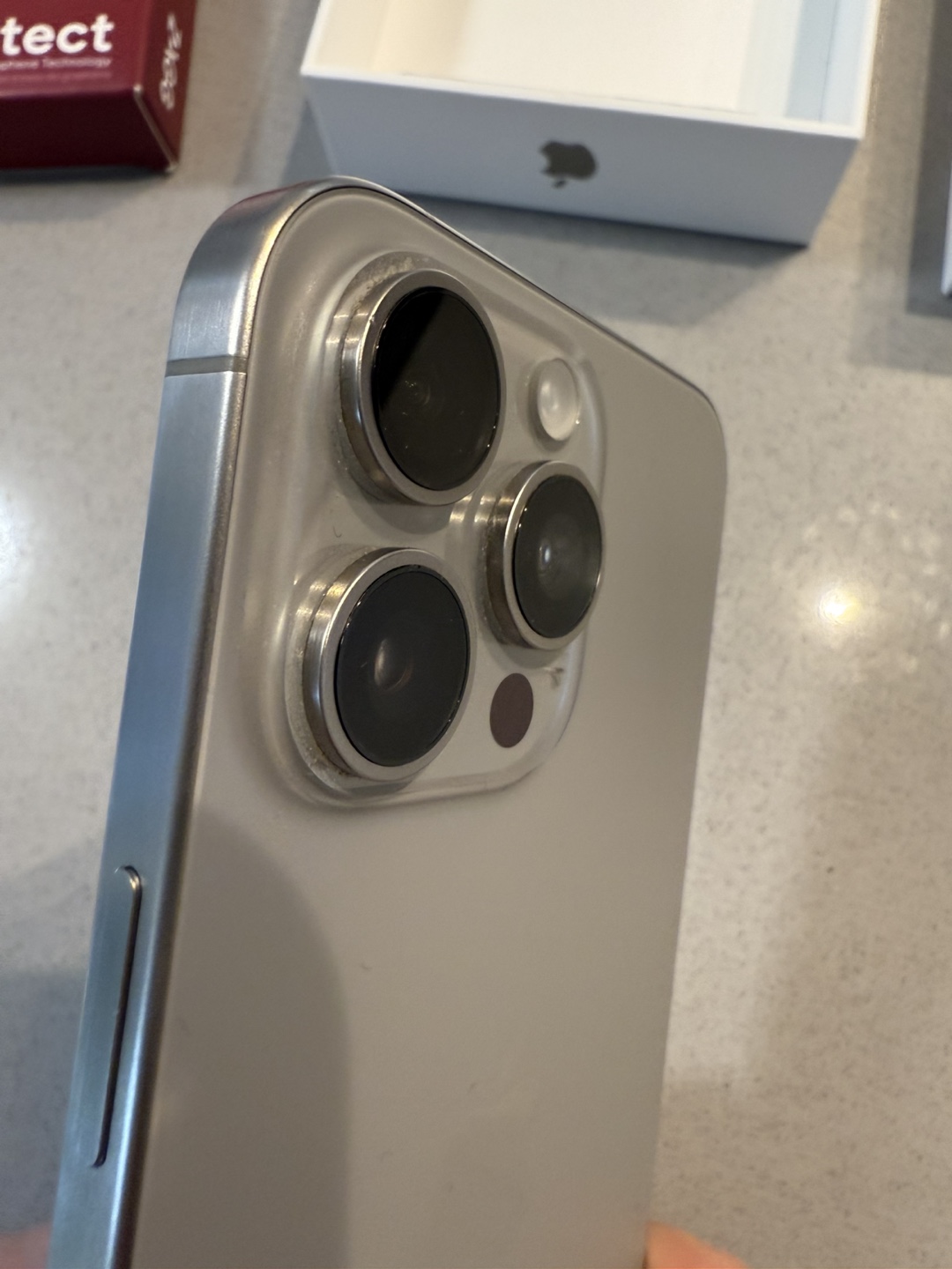 iPhone 15 Pro Max - photo 4
