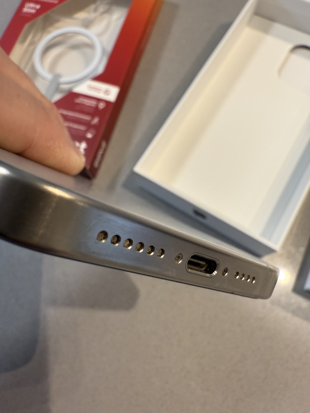 iPhone 15 Pro Max - photo 3
