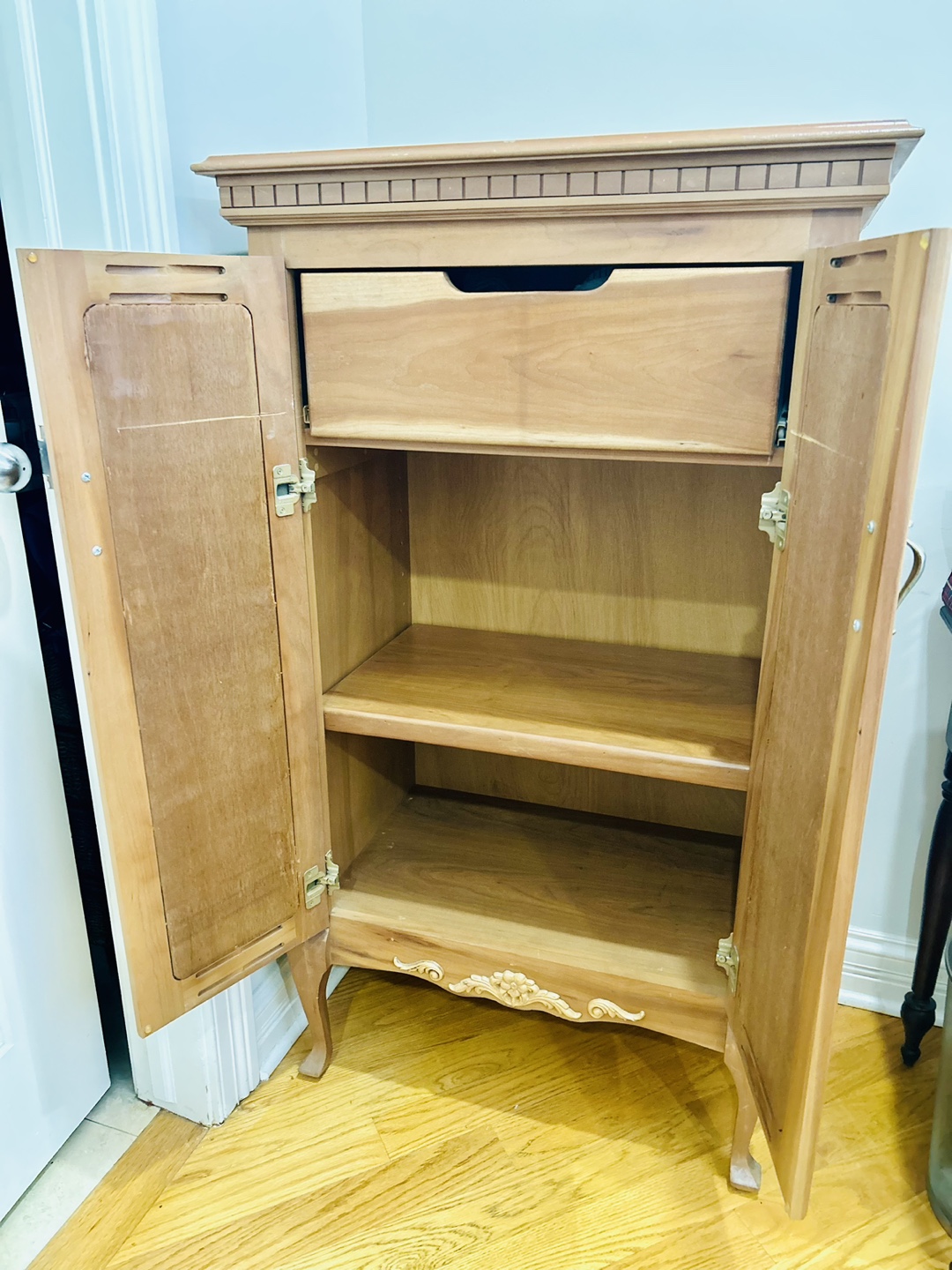 Wooden Cabinet with Two Doors and a Drawer - photo 3