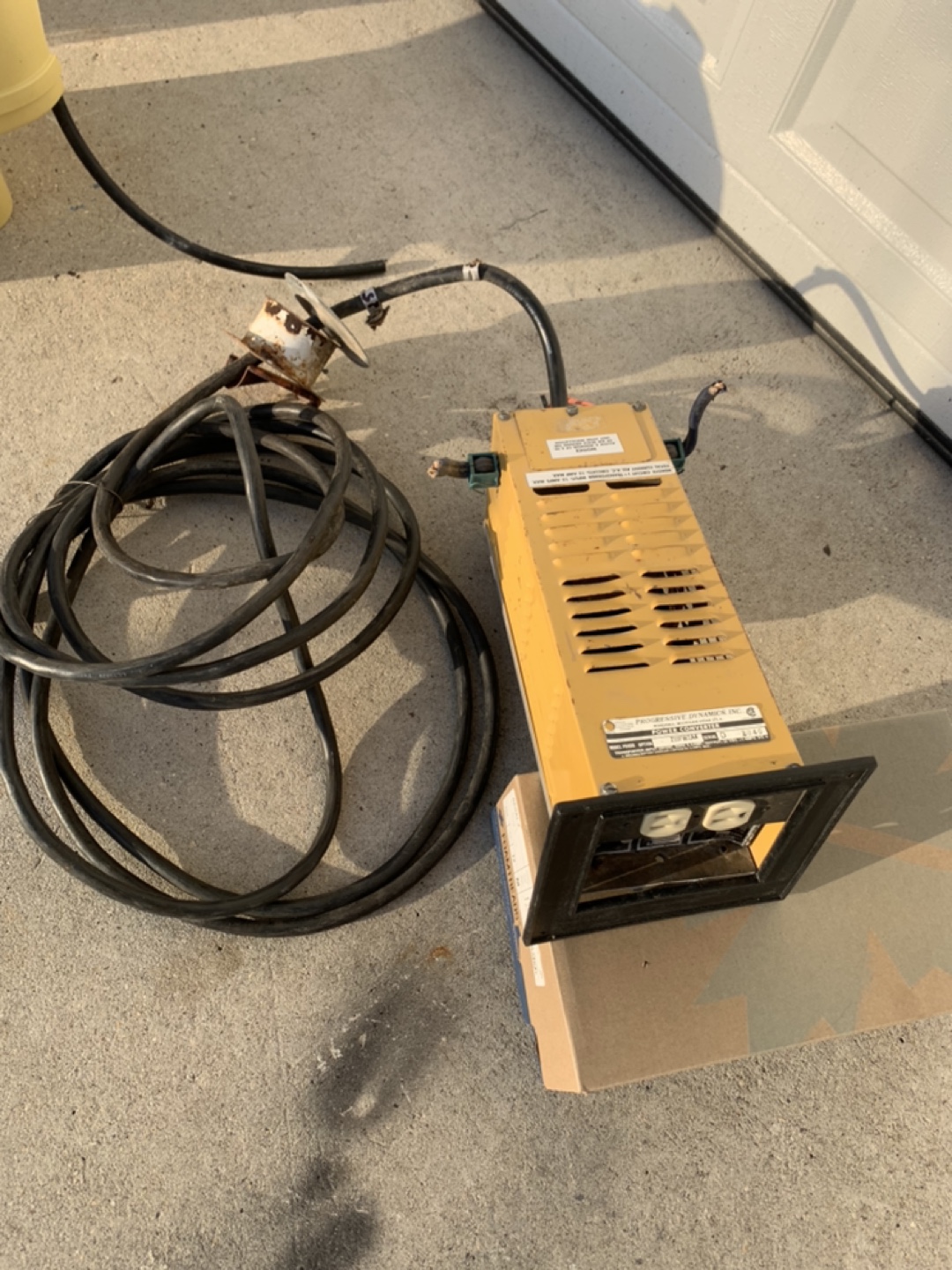 RV POWER CONVERTER