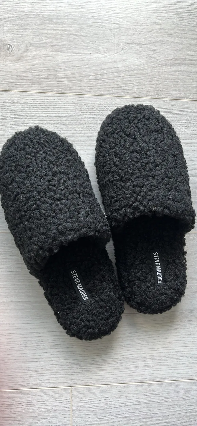 Steve Madden Black Fuzzy Slippers thumbnail