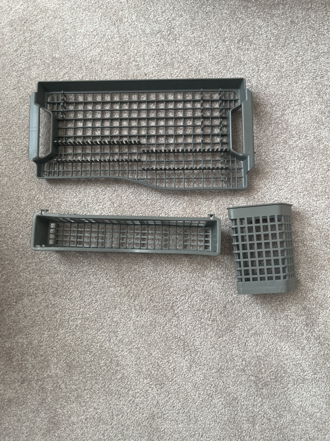 Freecycle listing “ whirlpool dishwasher racks”