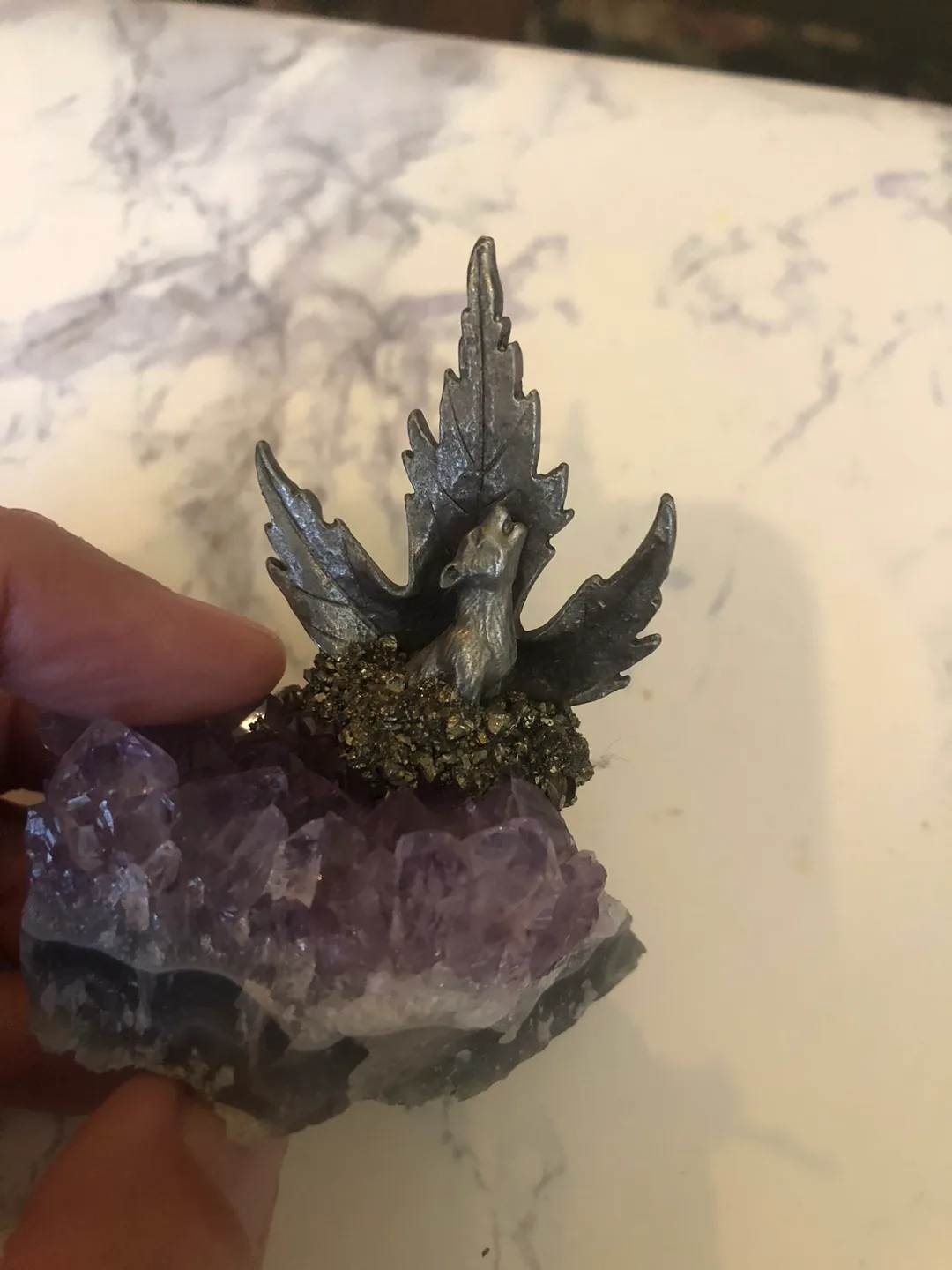Wolf with Amethyst Crystal Base image indicator(3)