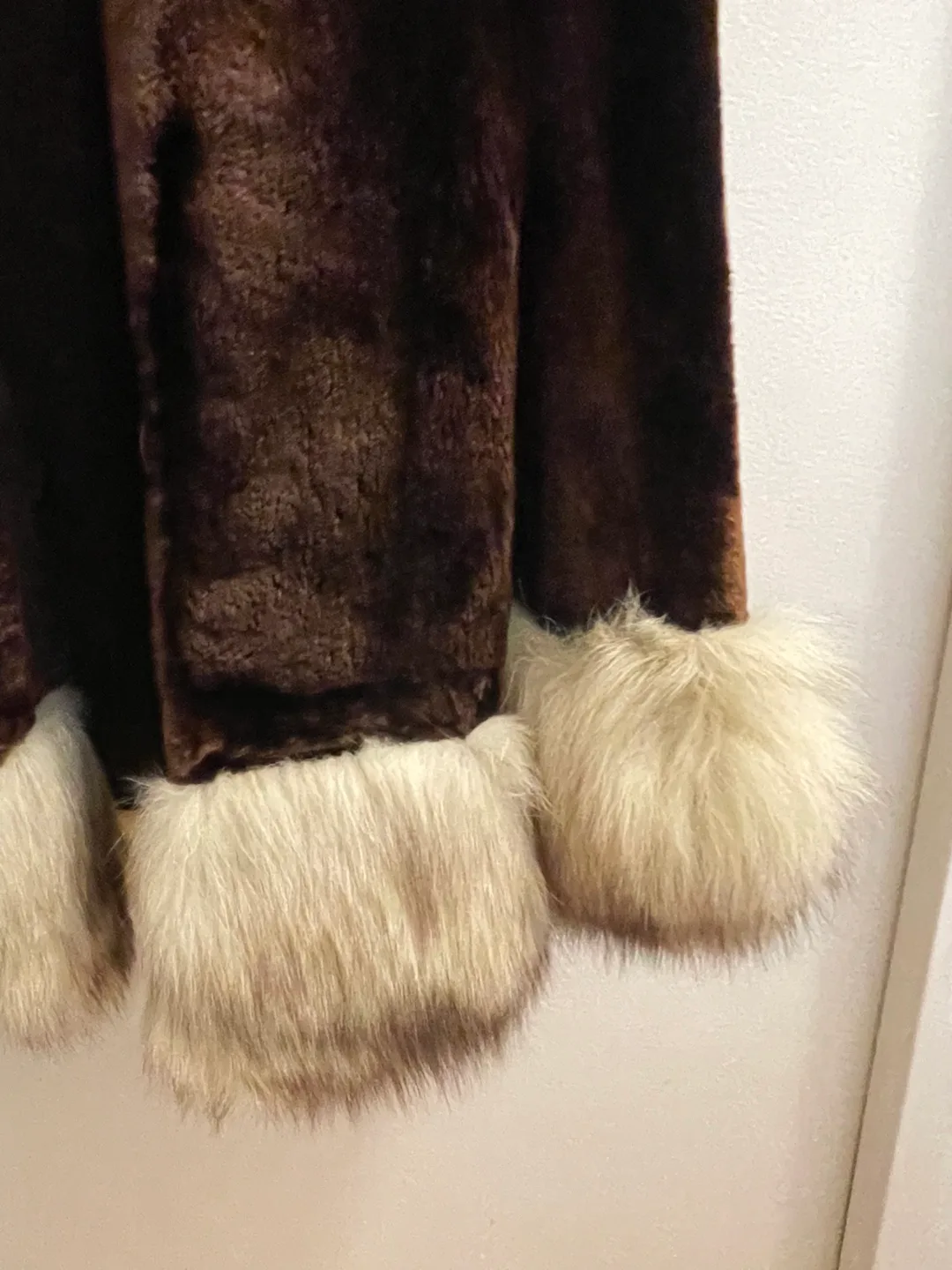 Vintage Furs by Leonard Fur Coat image indicator(3)