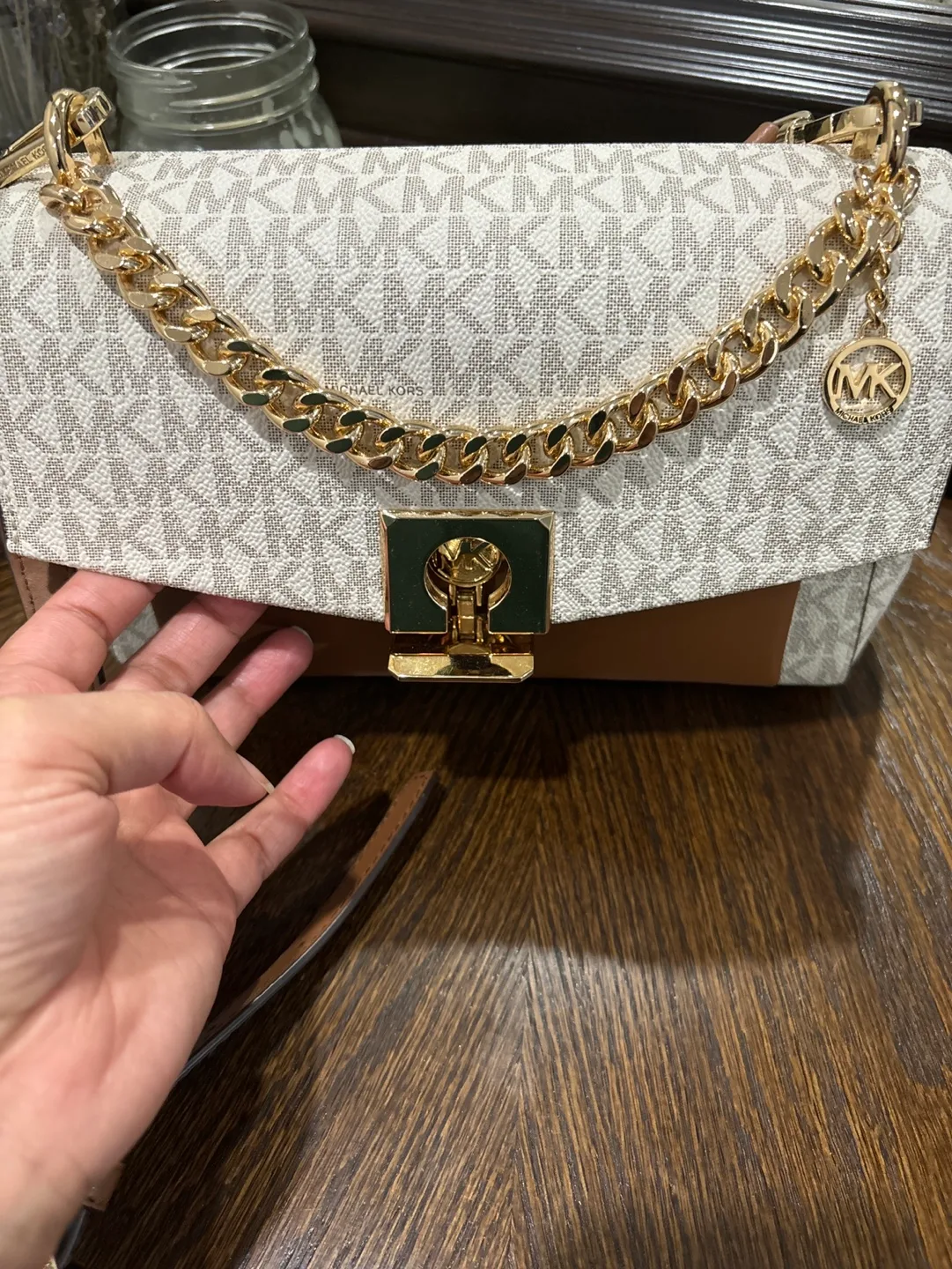 Michael Kors crossbody bag image indicator(2)