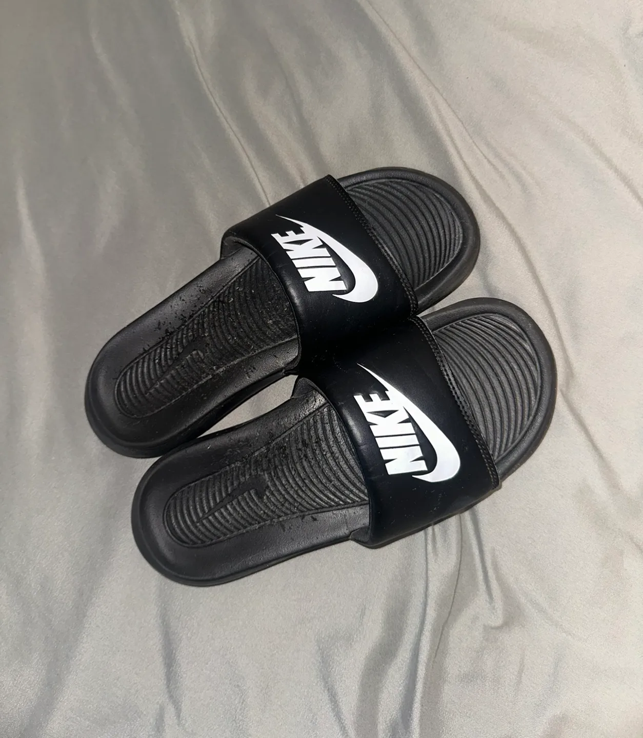 Nike Slides image indicator(2)