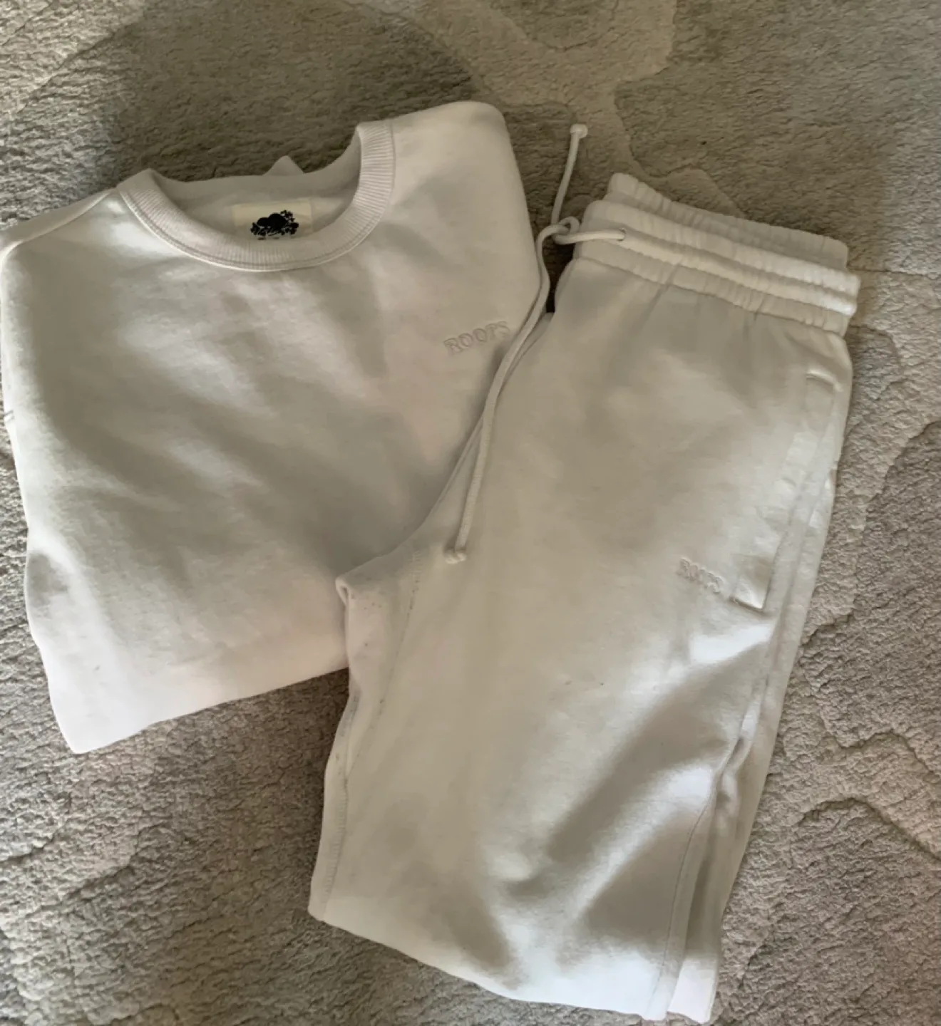 Roots cream Sweatsuit Size Small image indicator(6)