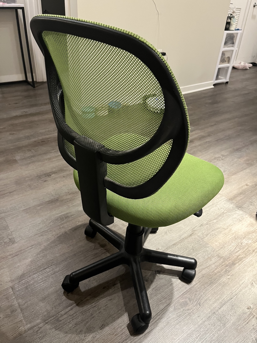 Amazon Basics Chair - photo 2