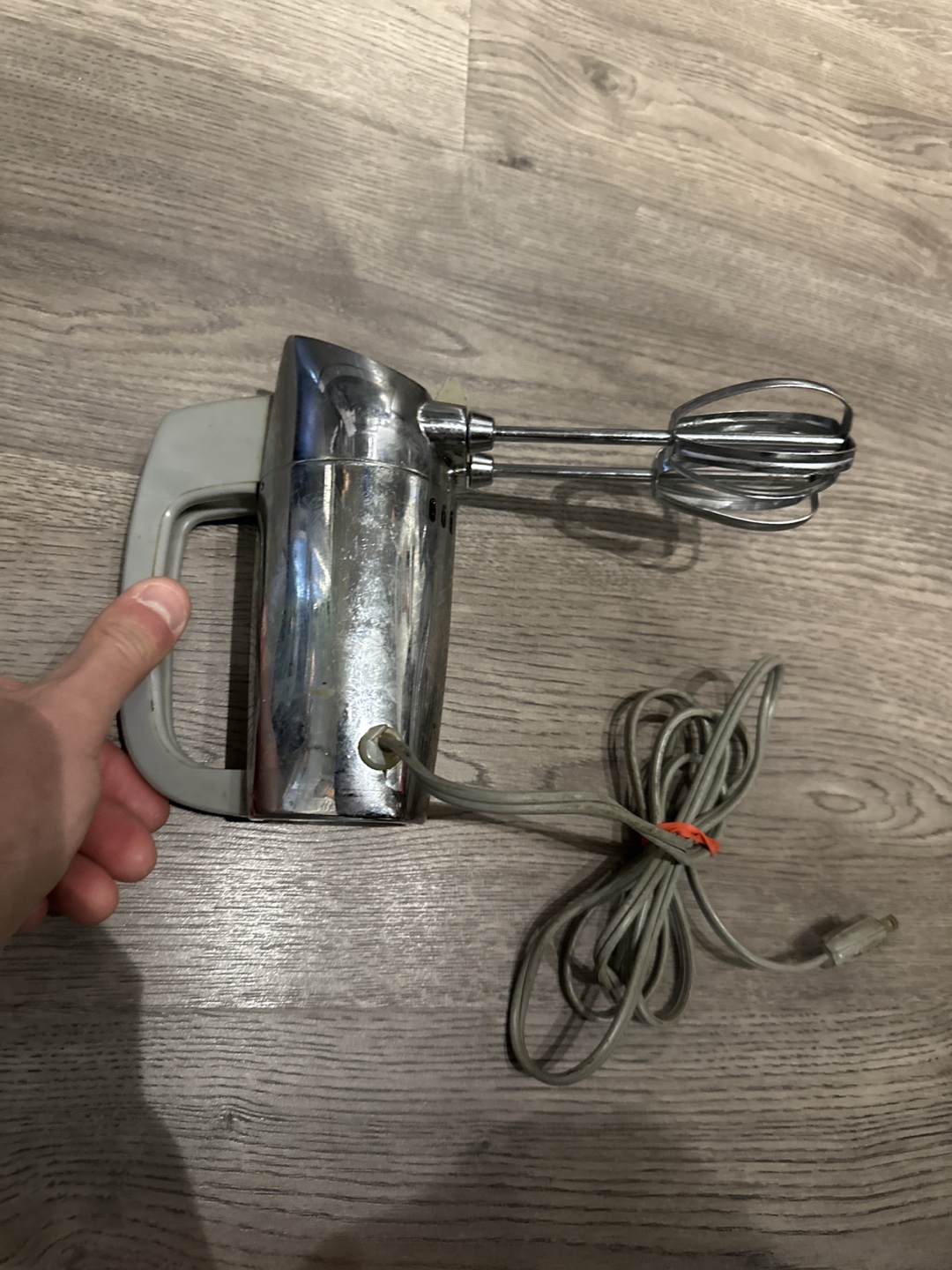 Vintage NB Hand Mixer - photo 2