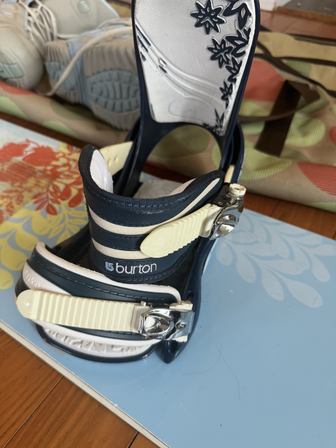 Burton Snowboard Package will separate - photo 3