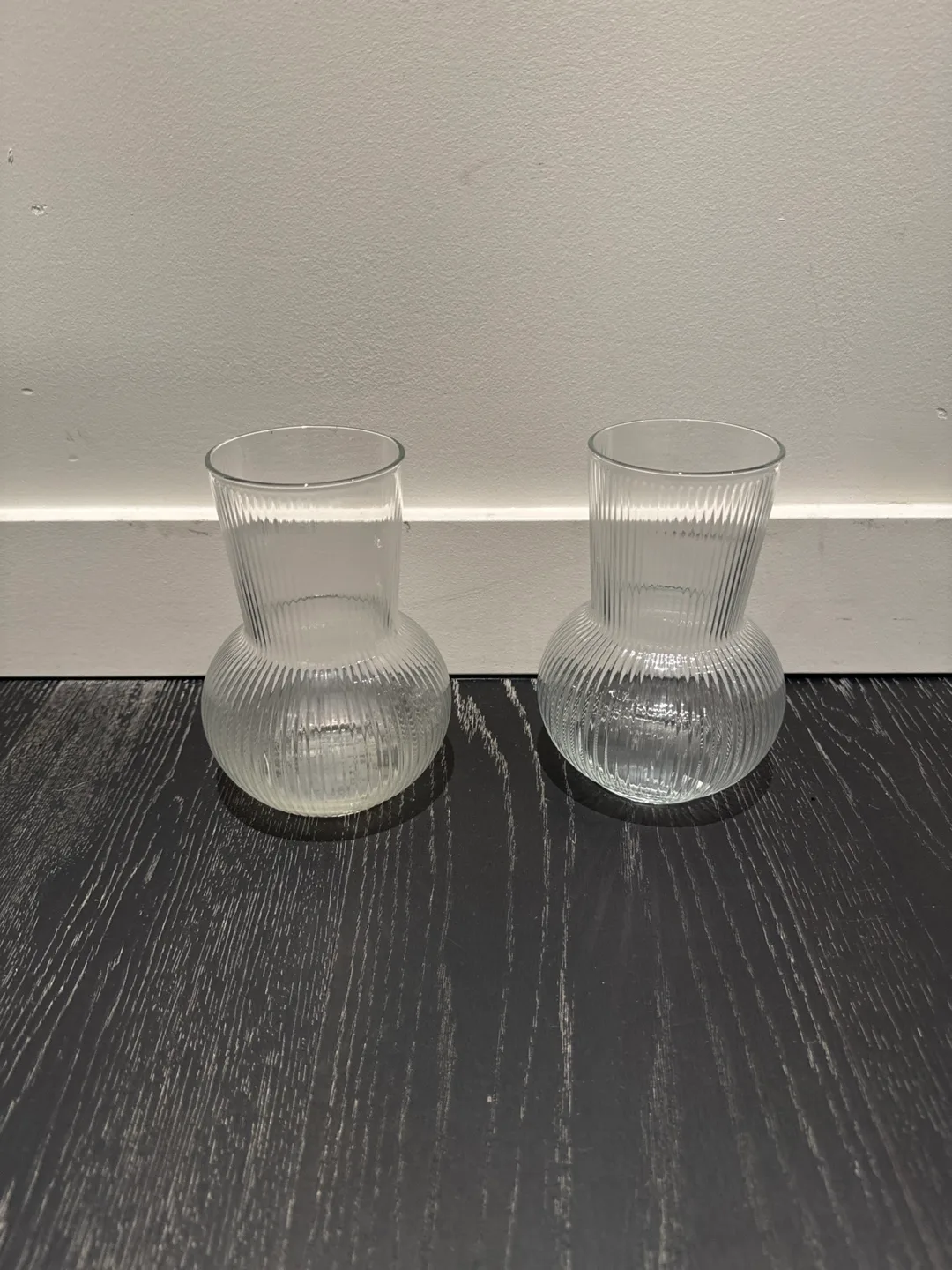 Set of 2 Glass Vases thumbnail