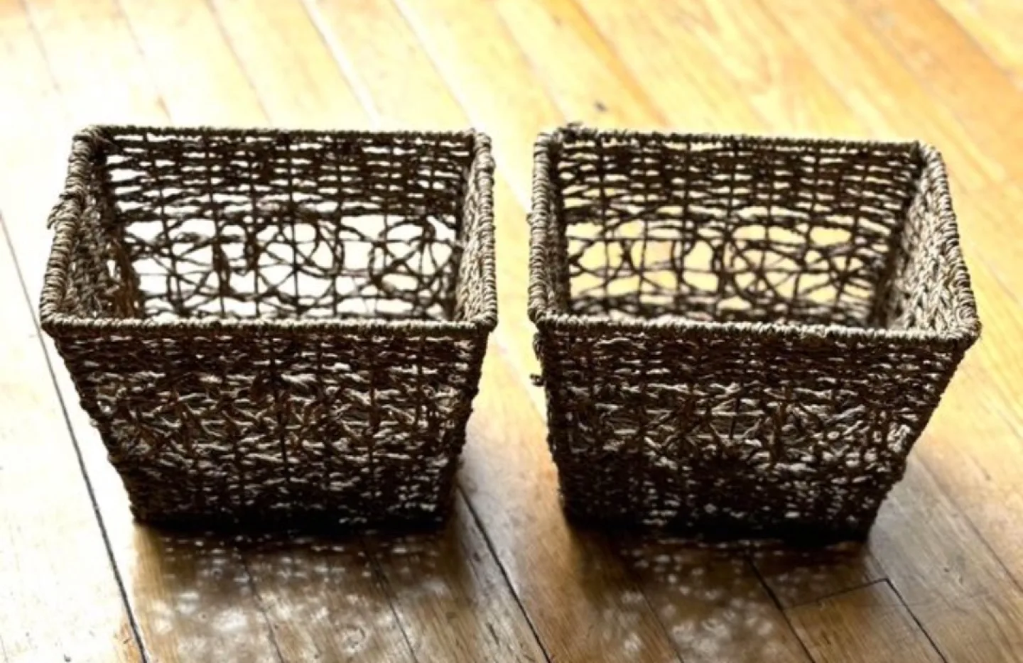 Small Wicker Decorative Baskets Set of 2 Like New image indicator(7)
