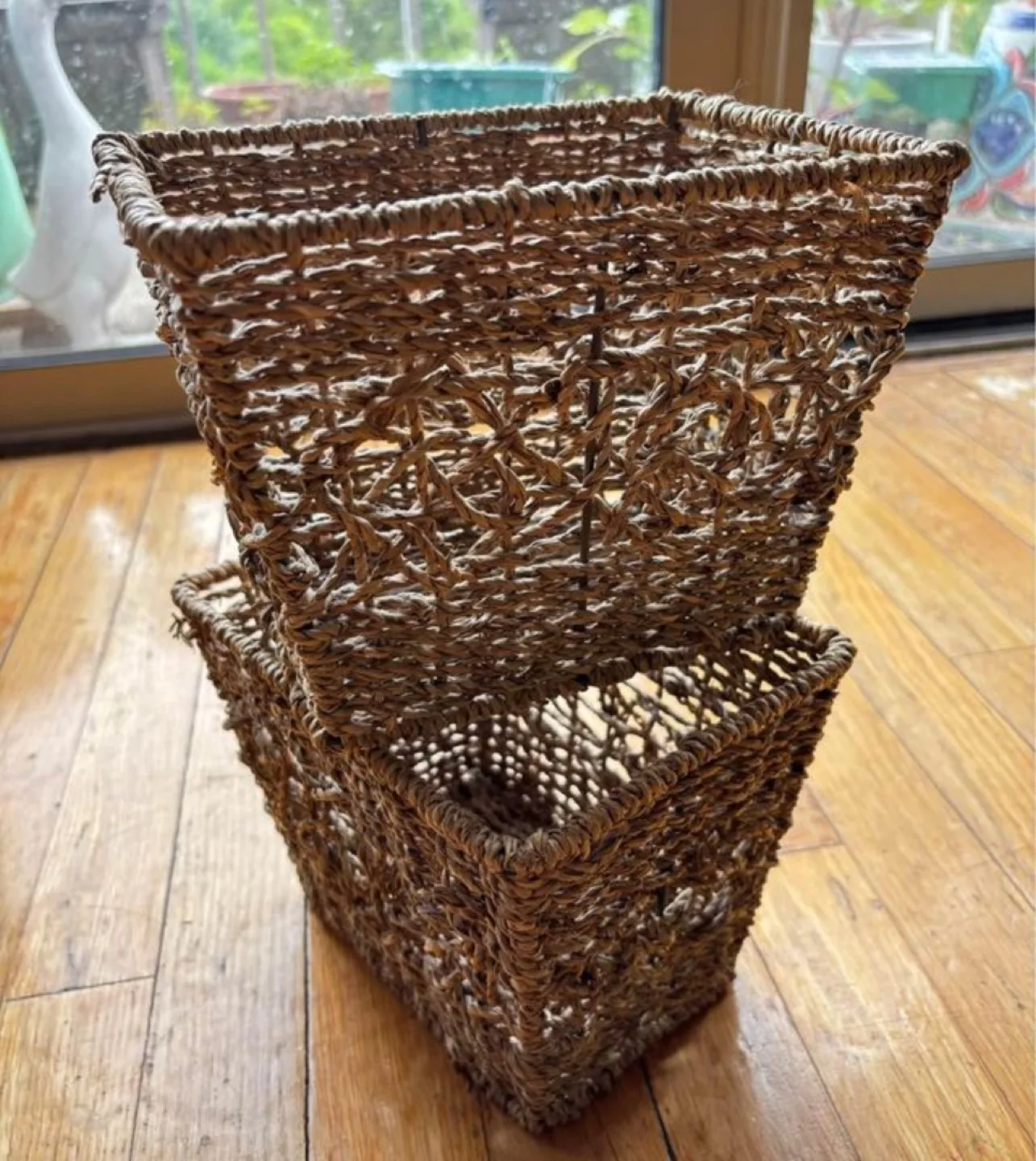 Small Wicker Decorative Baskets Set of 2 Like New image indicator(4)