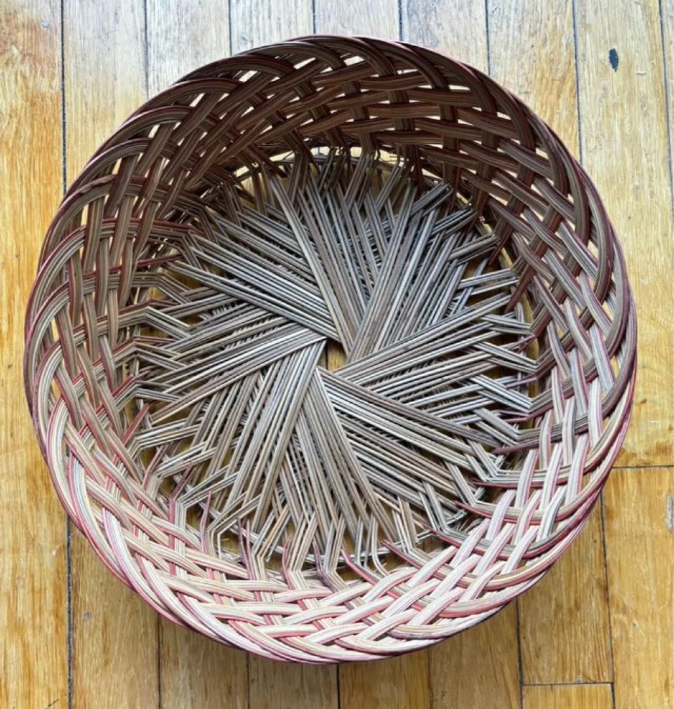 Round Basketweave Decorative Basket, Like New image indicator(3)