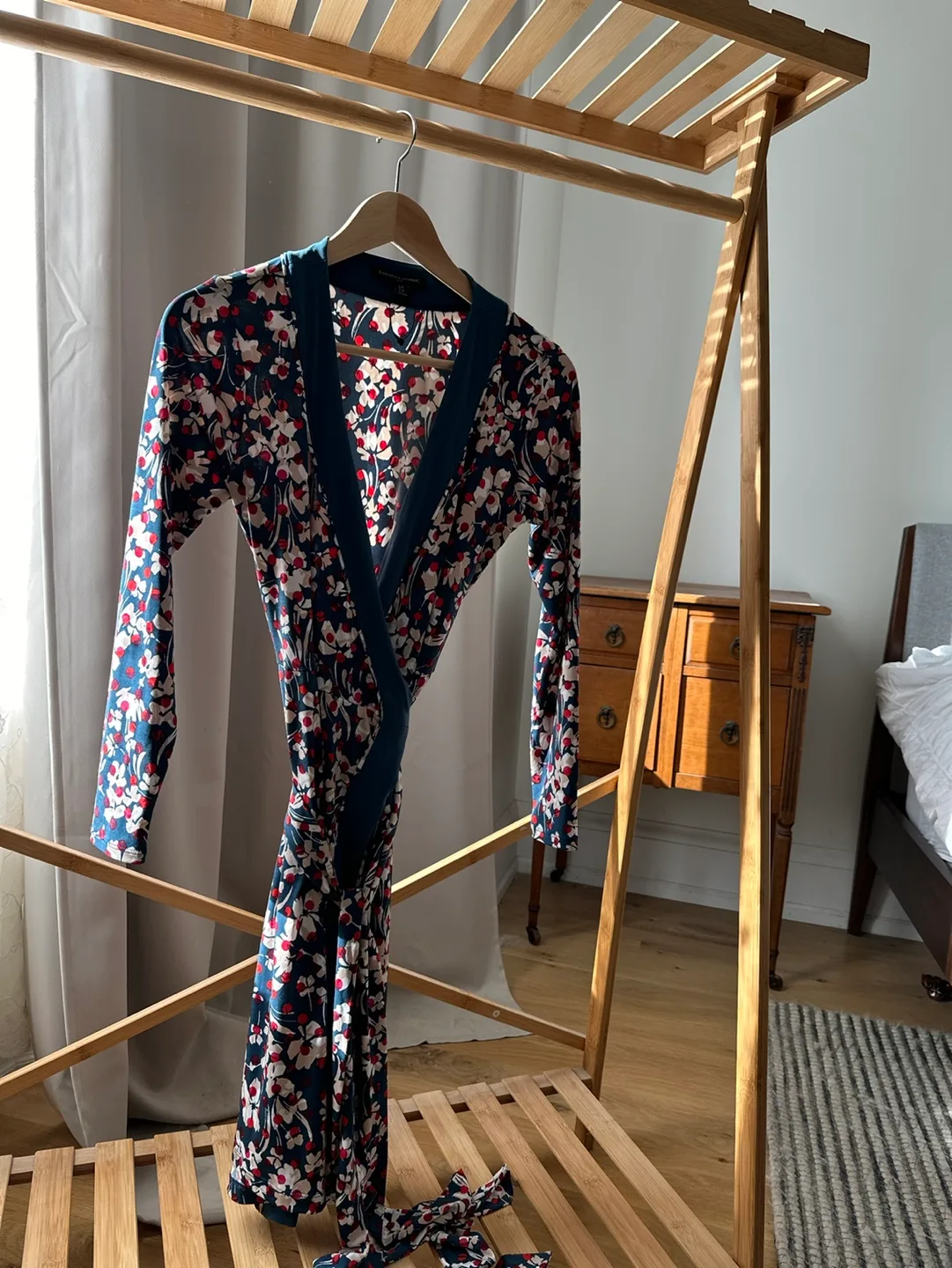 Floral Wrap Dress image indicator(3)