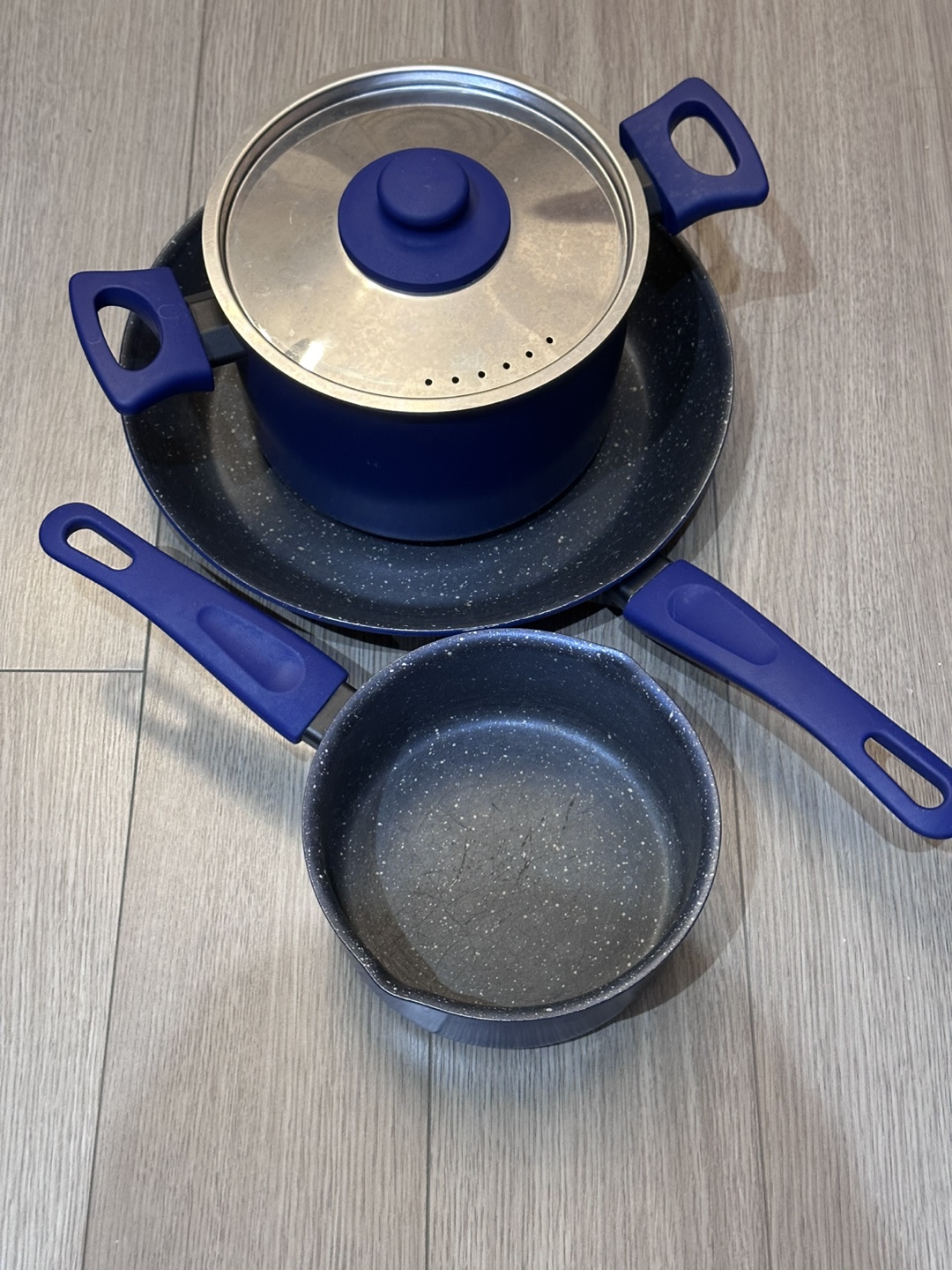 Blue and Grey Pot and Pan Set #freecycle