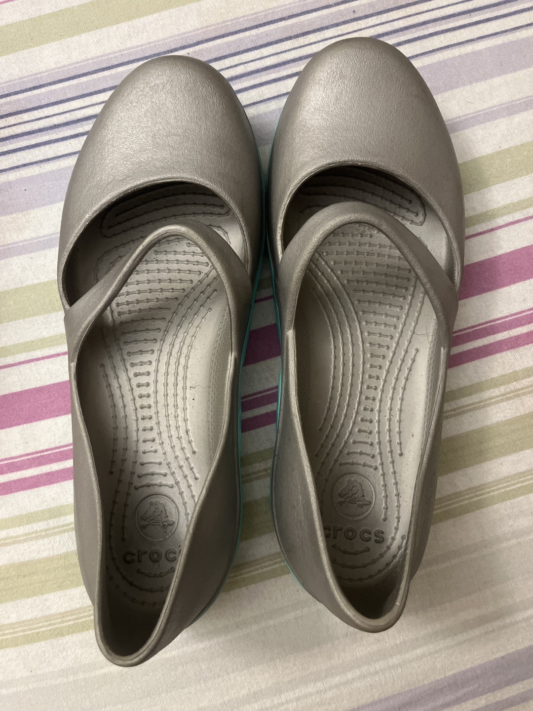 Crocs Women's Grey Flats Size 9