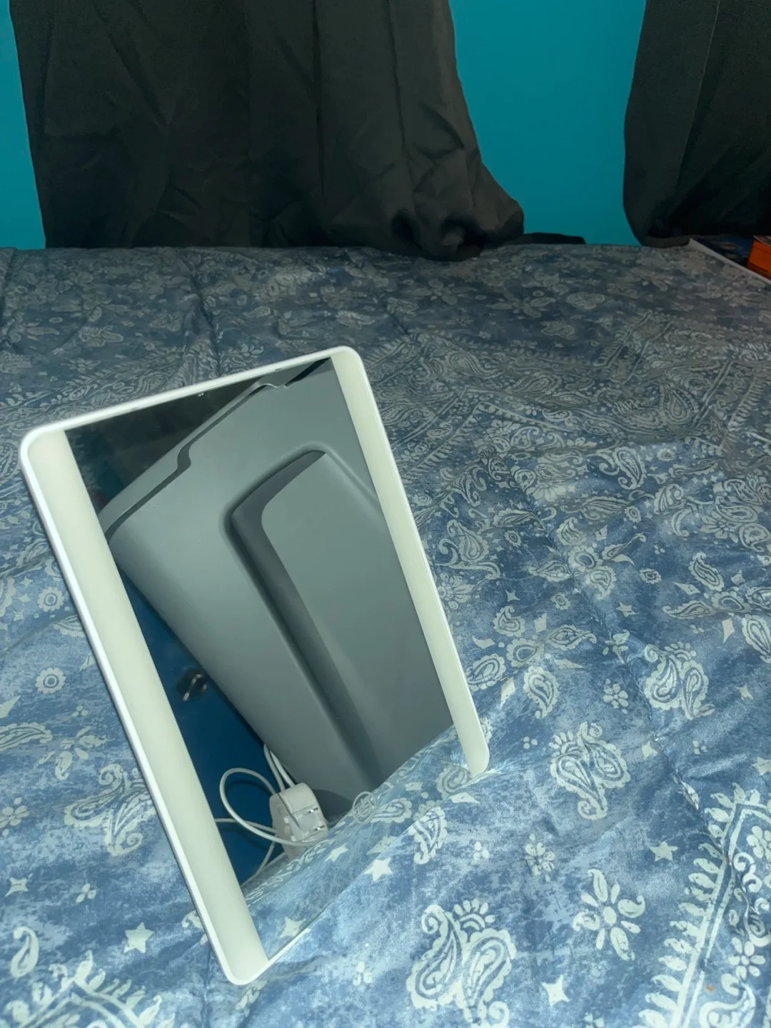 Conair Lighted Makeup Mirror image indicator(4)