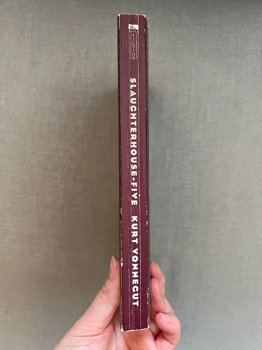 Slaughterhouse-Five by Kurt Vonnegut Paperback image indicator(4)